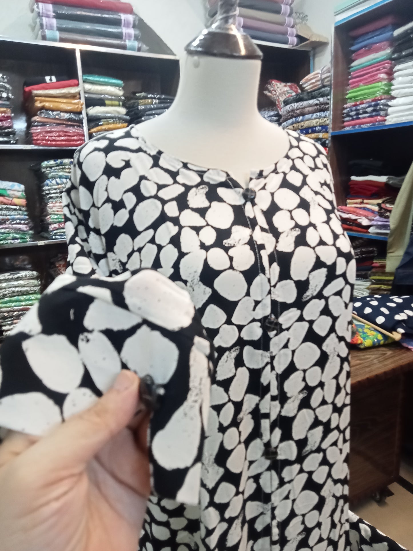 stitched -linen-shalwar-qameez - AMBREEN CLOTHING