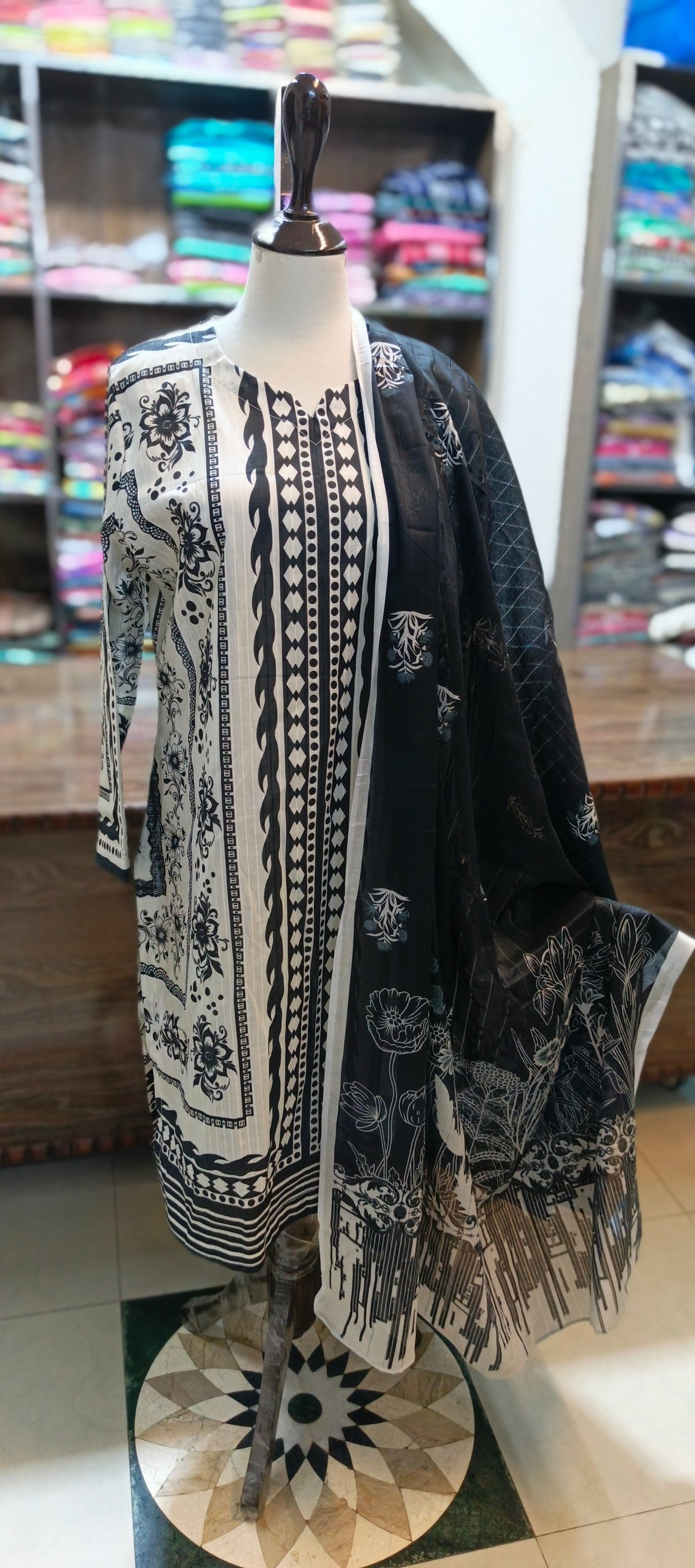 Co ord set 3 pc pure lawn