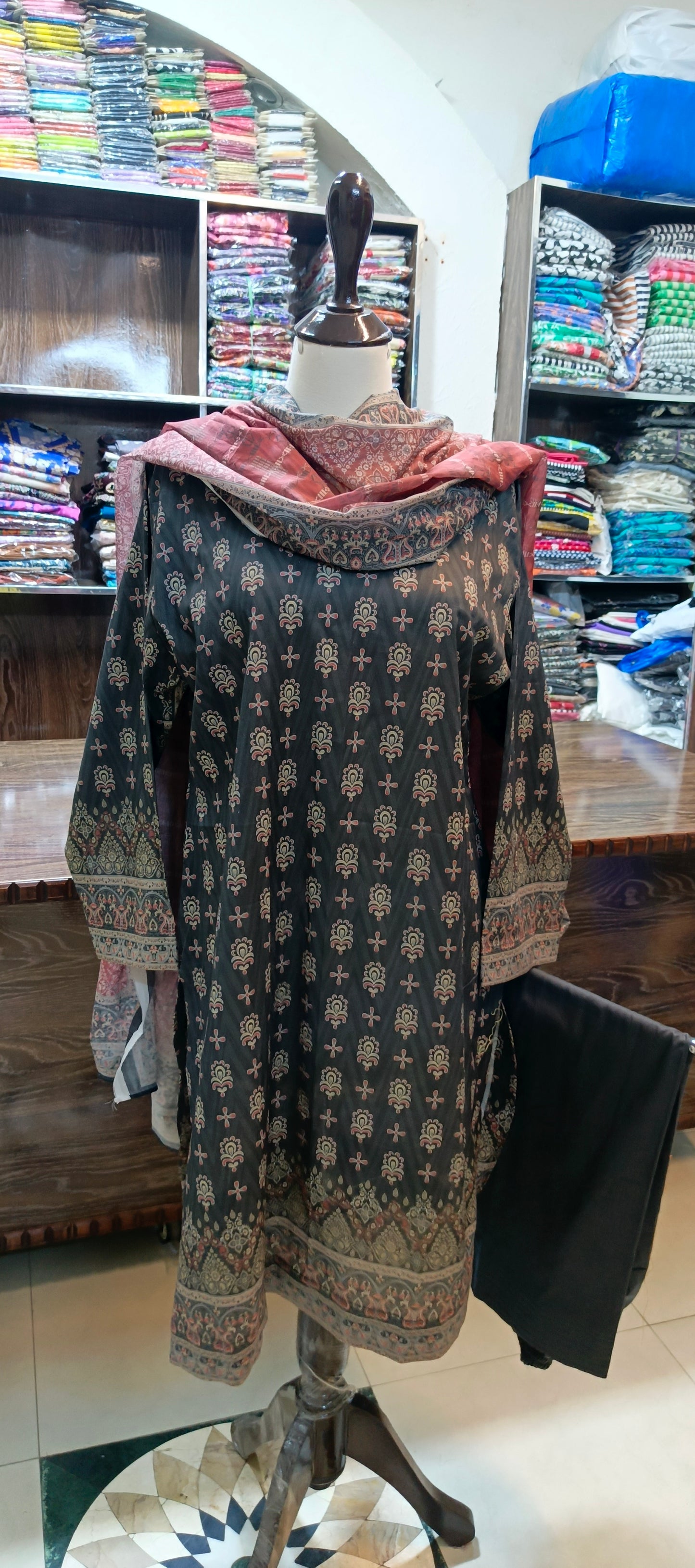 Safina premium lawn farshi shalwar 3 pc