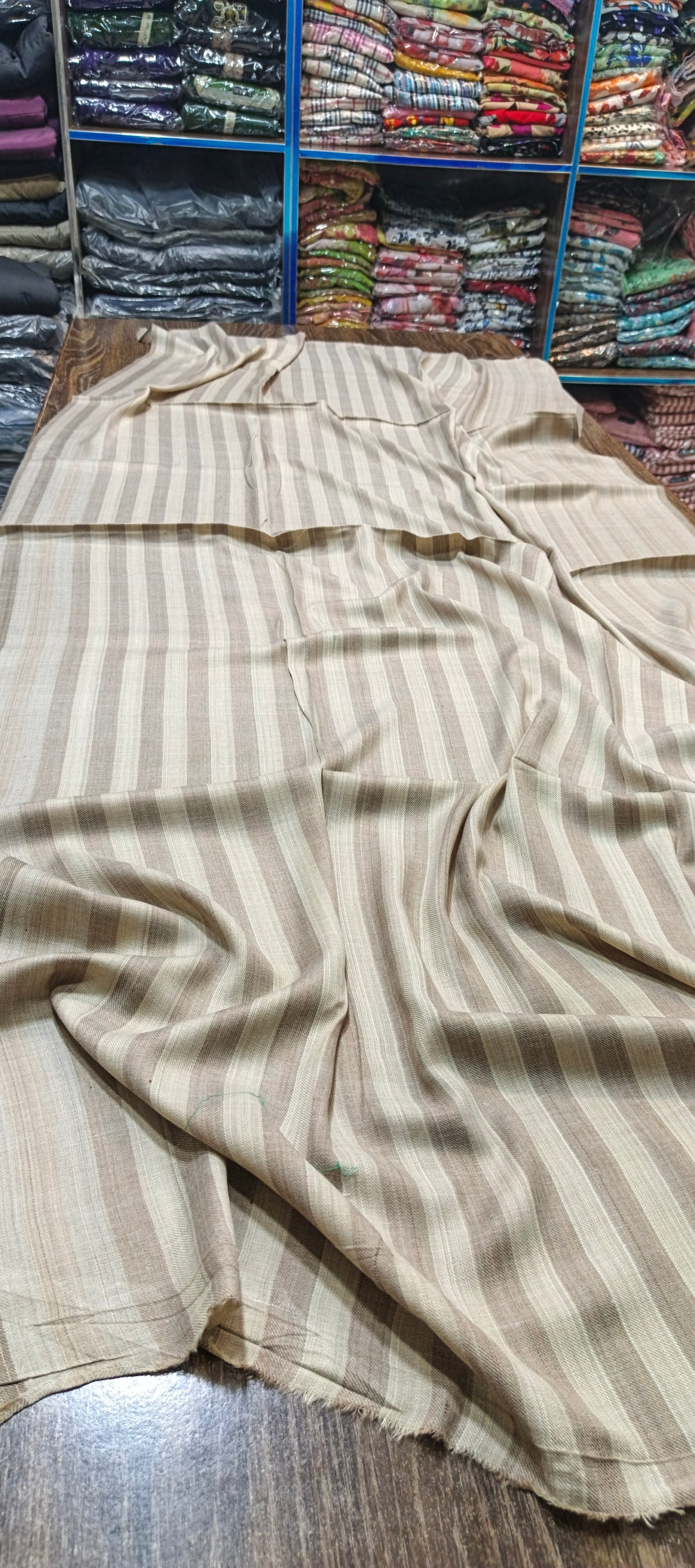 Pashmina woollen shawls