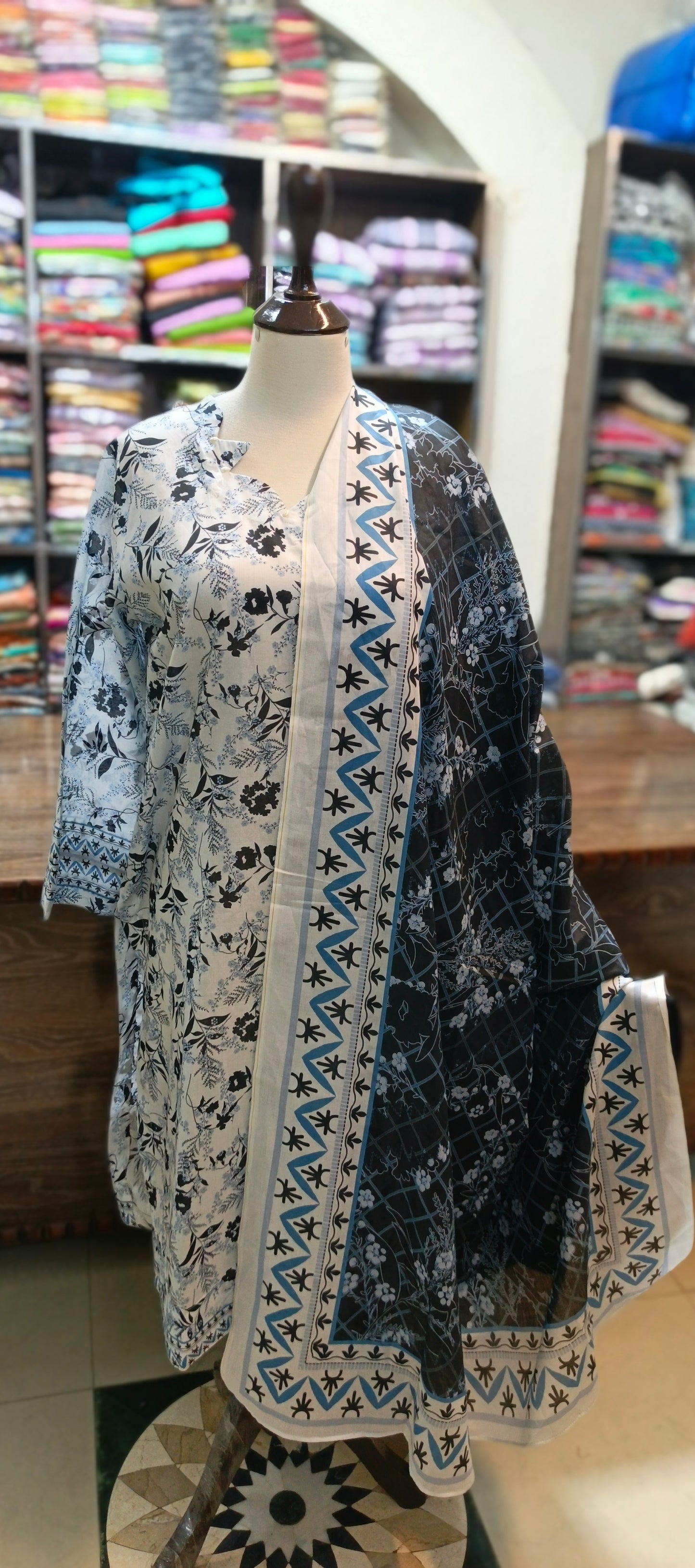 Safina premium lawn farshi shalwar 3 pc