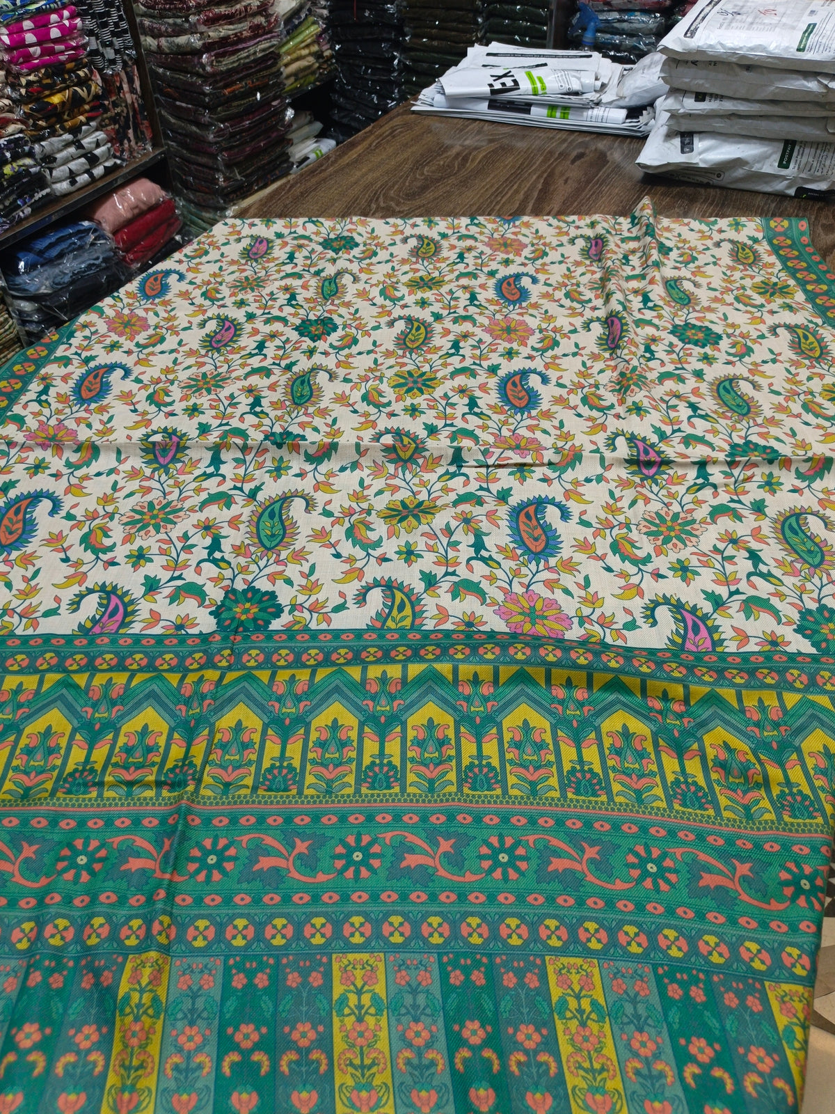 Pashmina woolen qalamkar Shawl BGkery