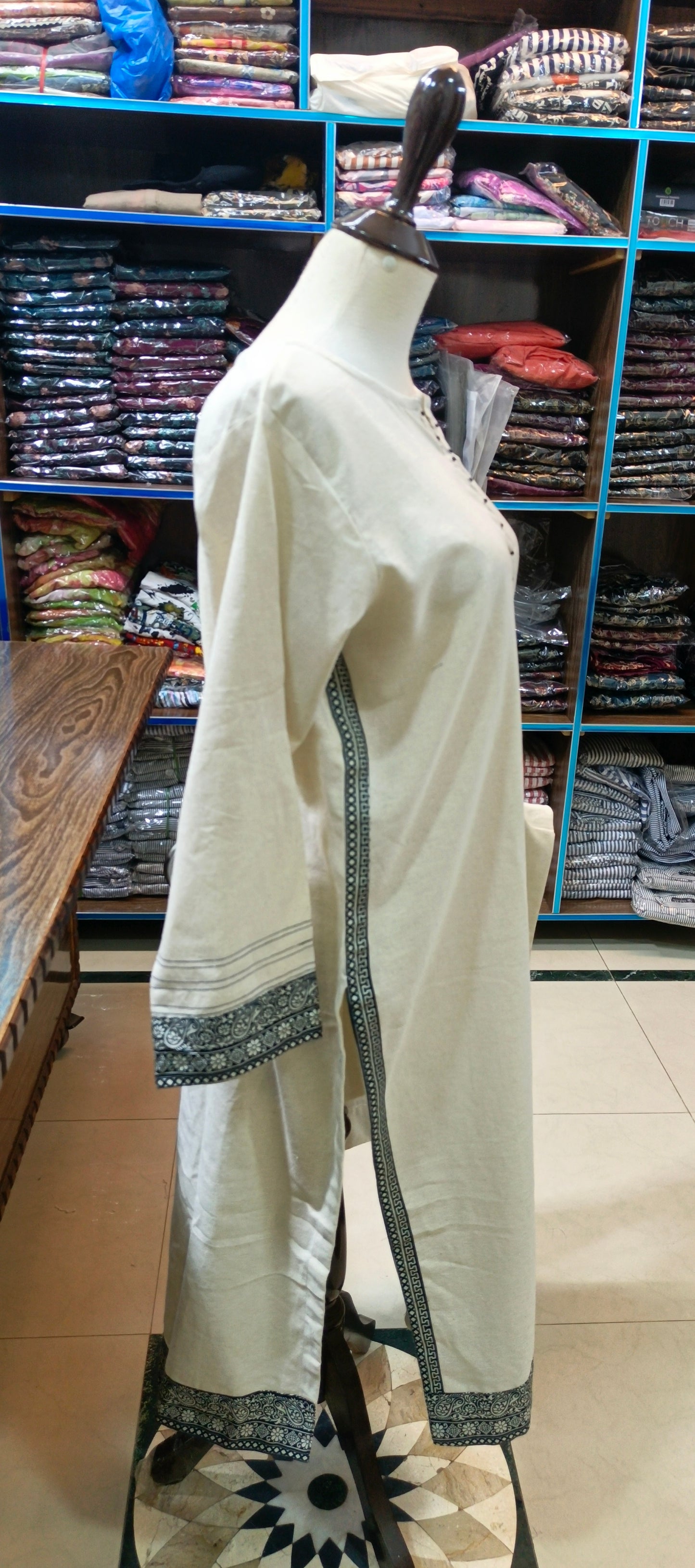 Karandi khaddar stiched 2 pc bk