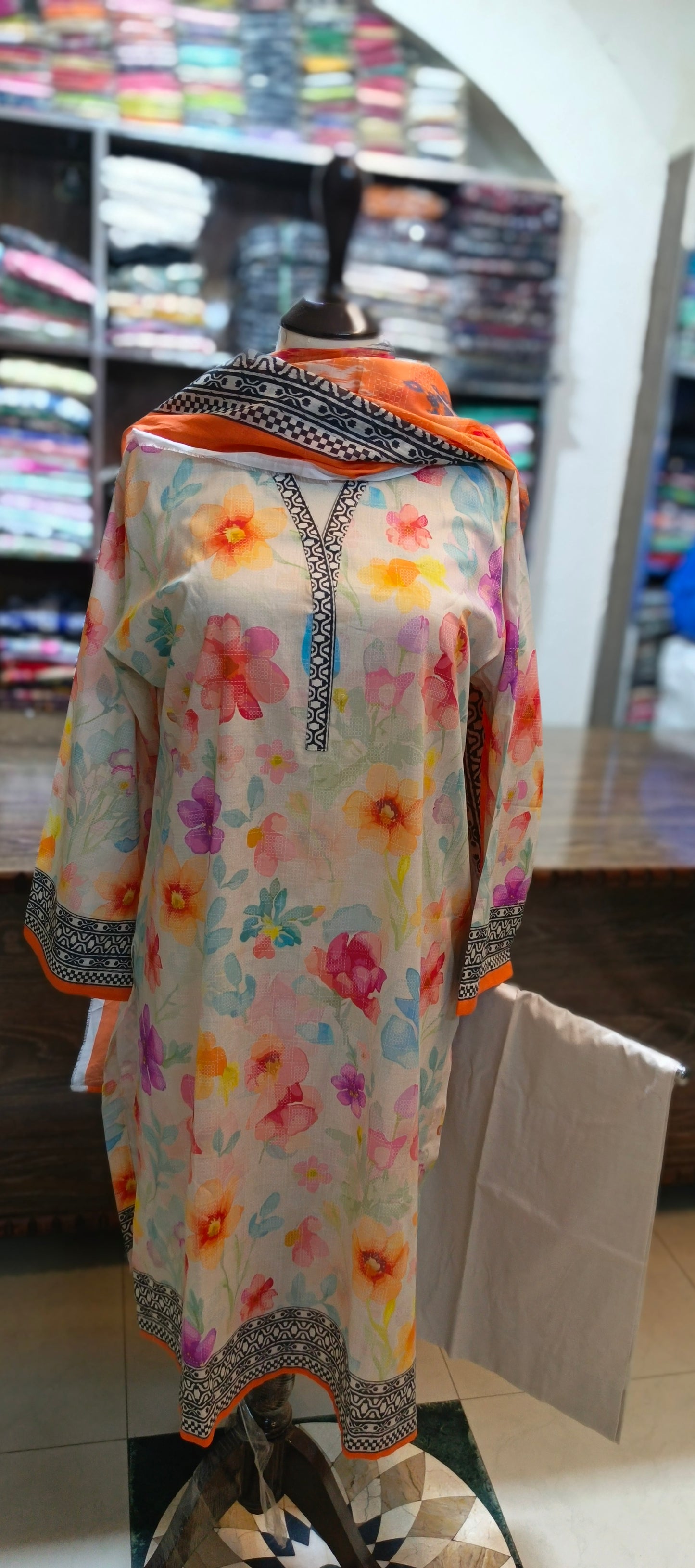 Co ord set 3 pc pure lawn