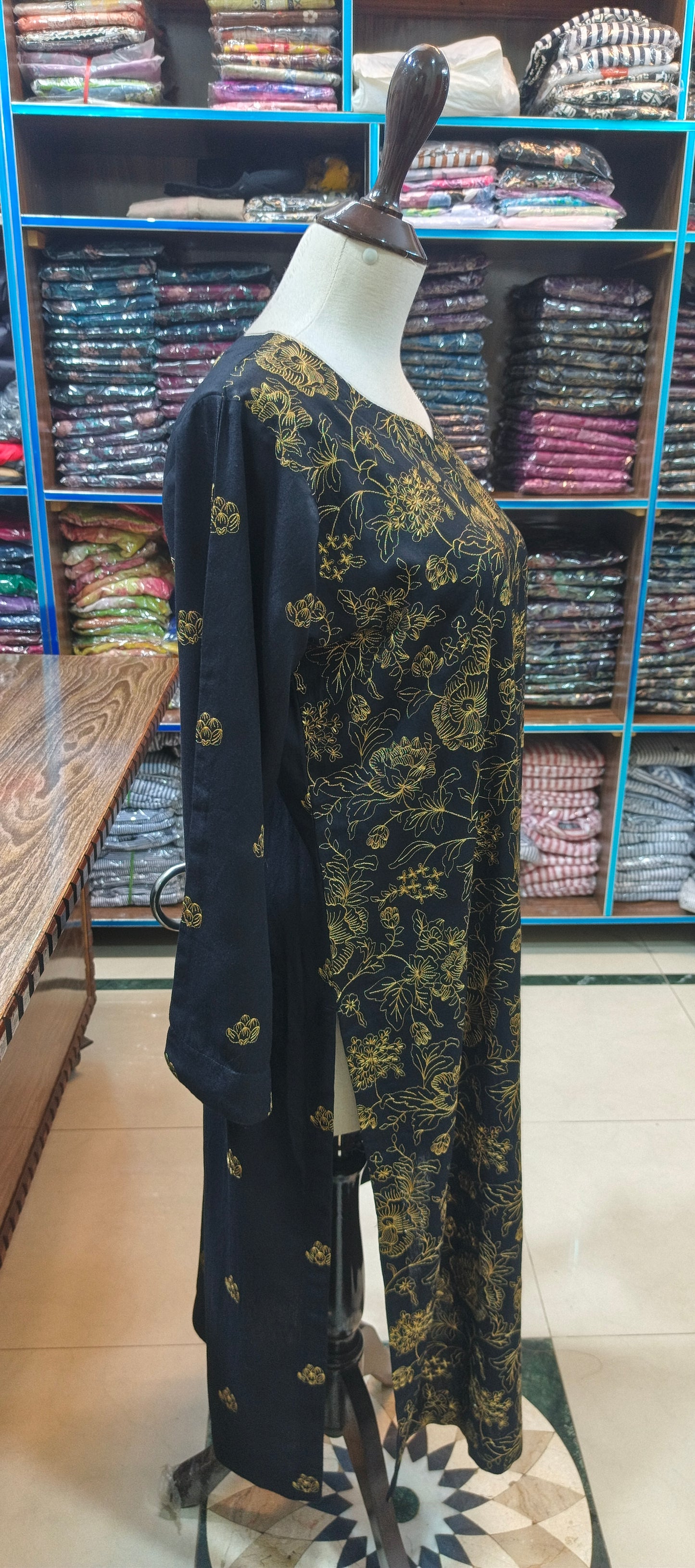 Karandi mid summer embroidered stiched blk1