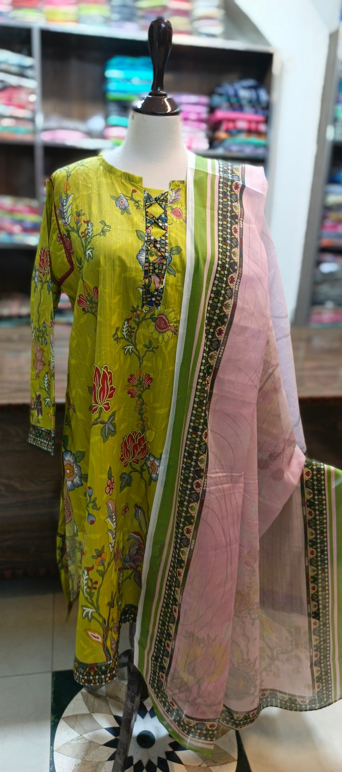 Co ord set 3 pc pure lawn