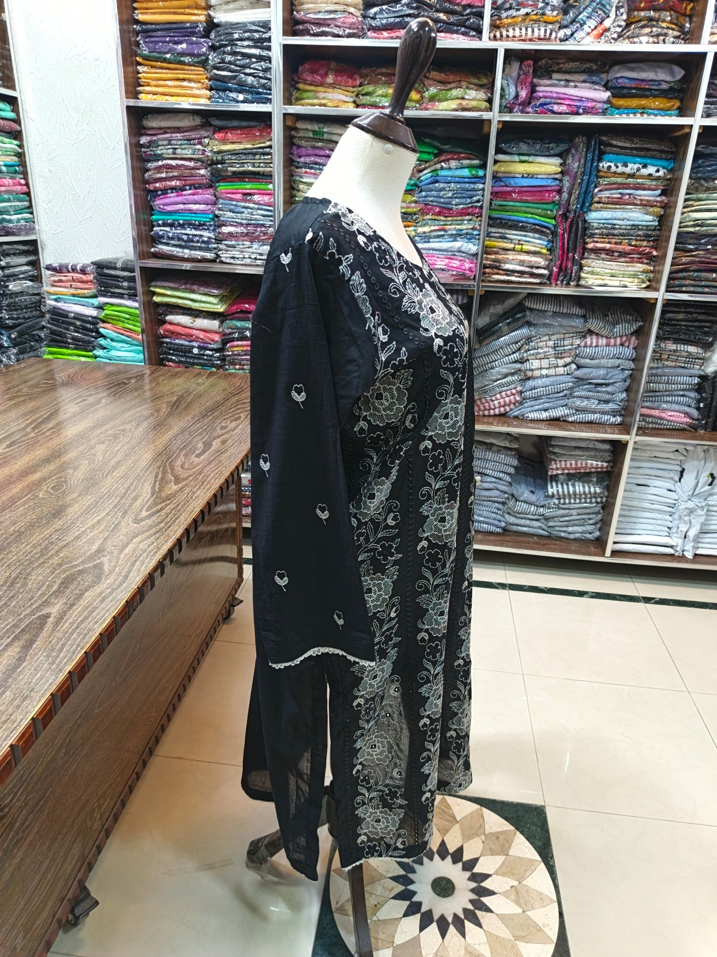Breeze embroidered lawn stiched long shirt trouser 2pc blkck