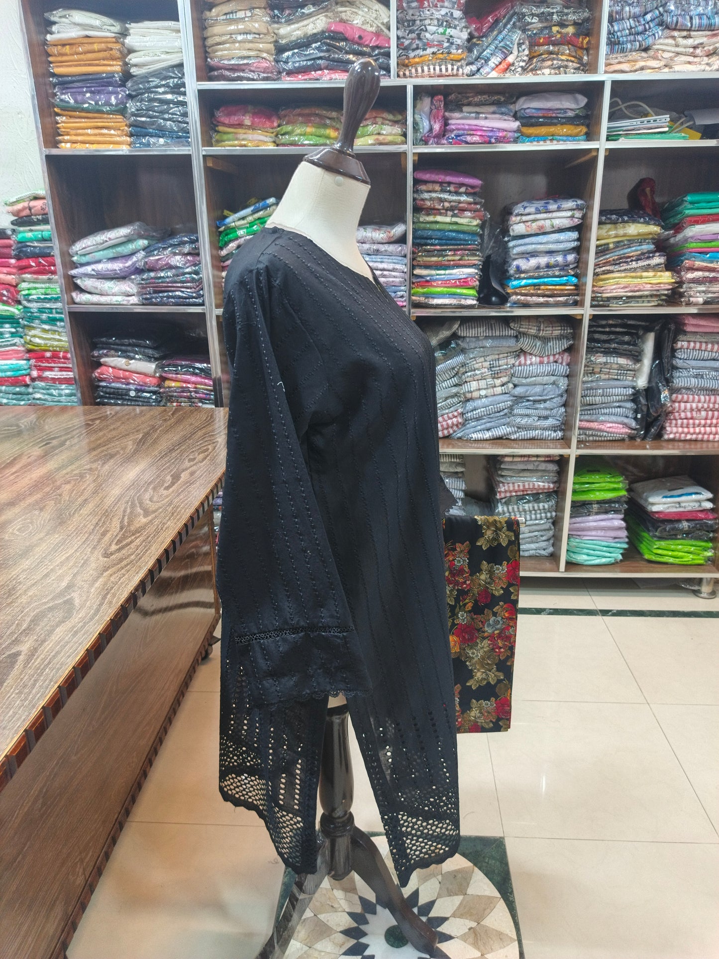 Lawn chikenkari stiched shalwar kameez 2pc blkprnt