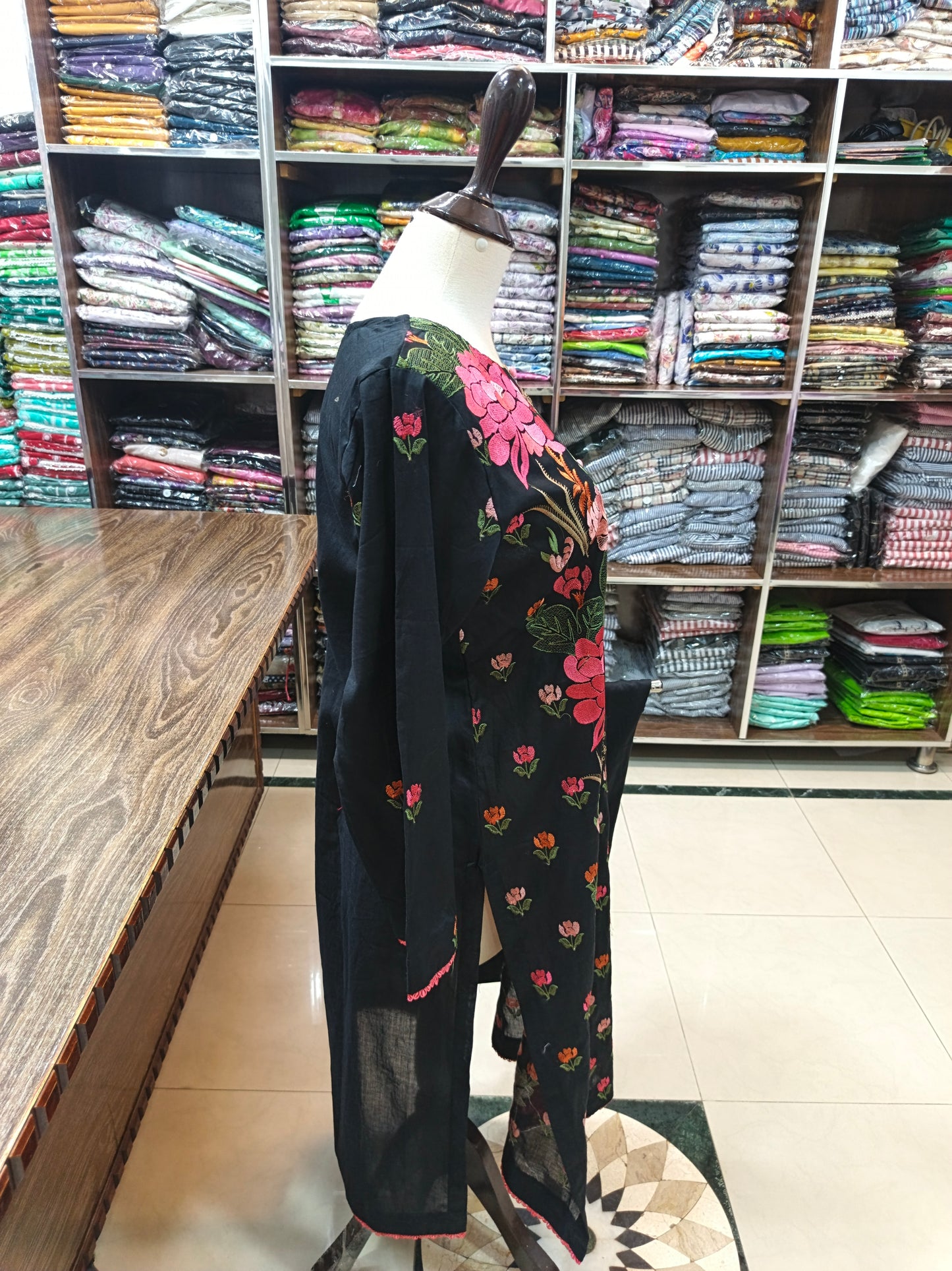 Breeze embroidered lawn stiched long shirt trouser 2pc glblk
