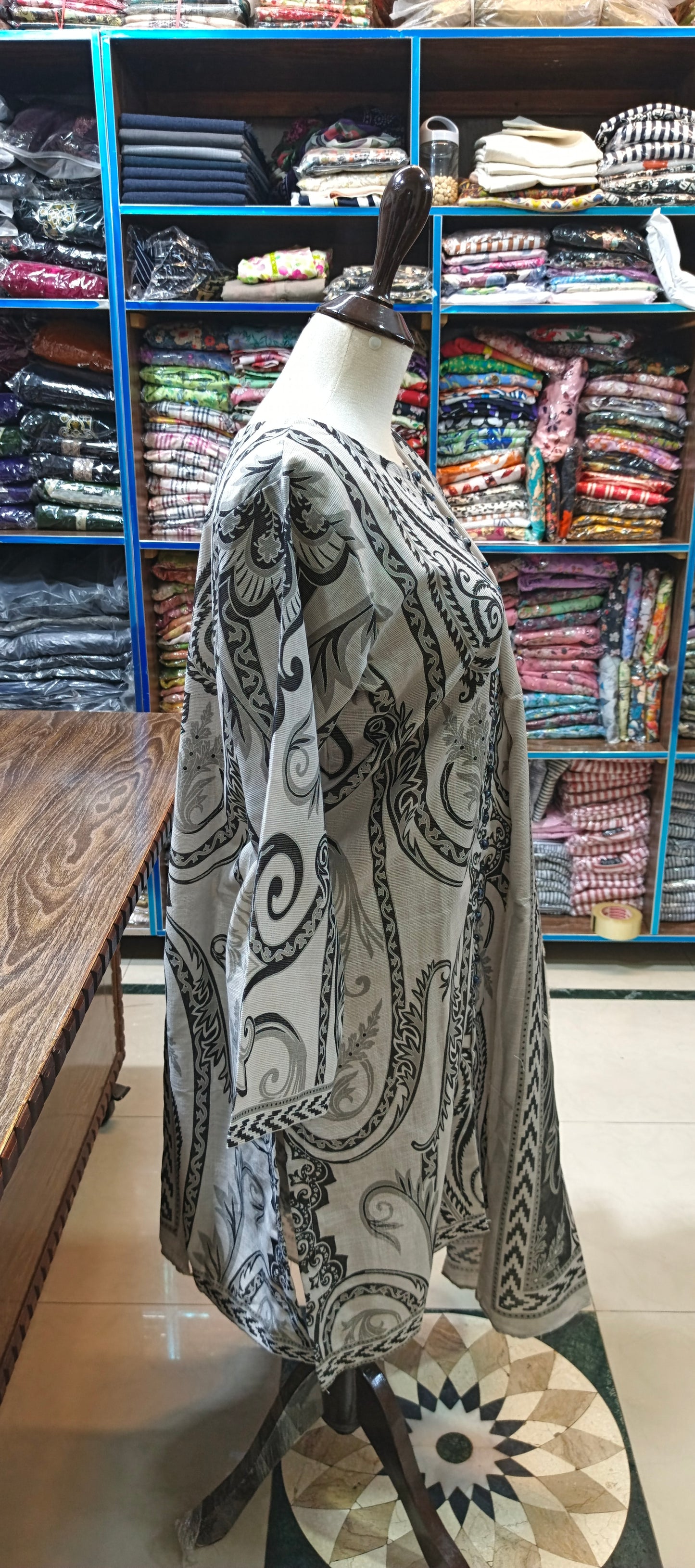 Hz karandi khaddar stiched 3 pc co ord set