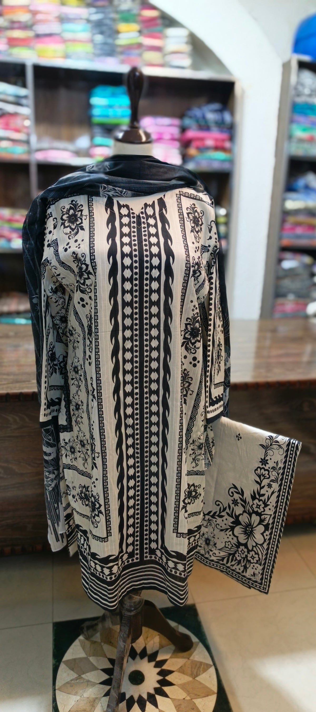 Co ord set 3 pc pure lawn