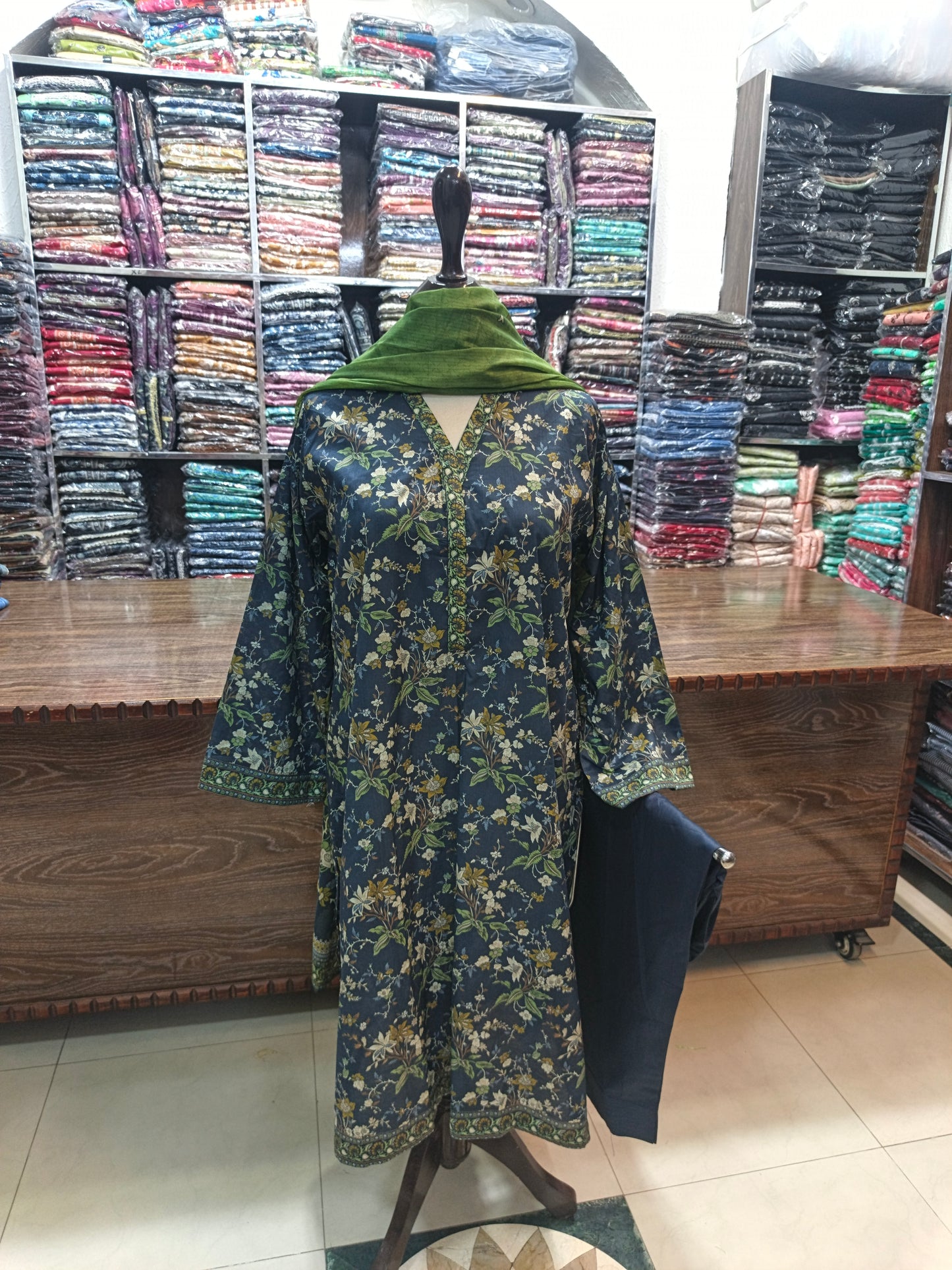 Binsaeed premium lawn stiched shalwar kameez 3pc nvygrn