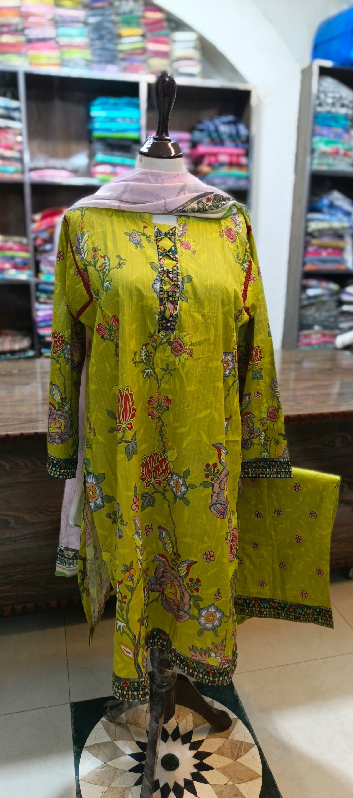 Co ord set 3 pc pure lawn