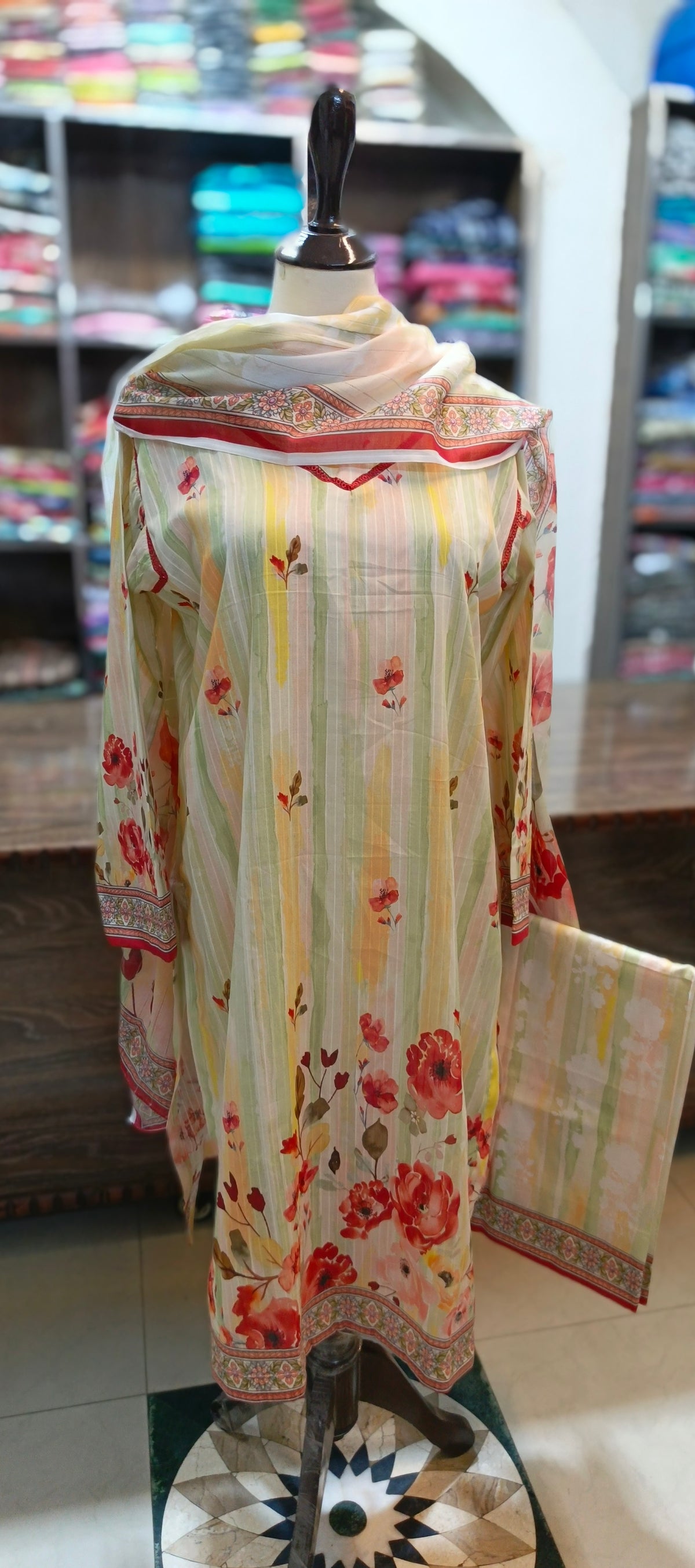 Co ord set 3 pc pure lawn