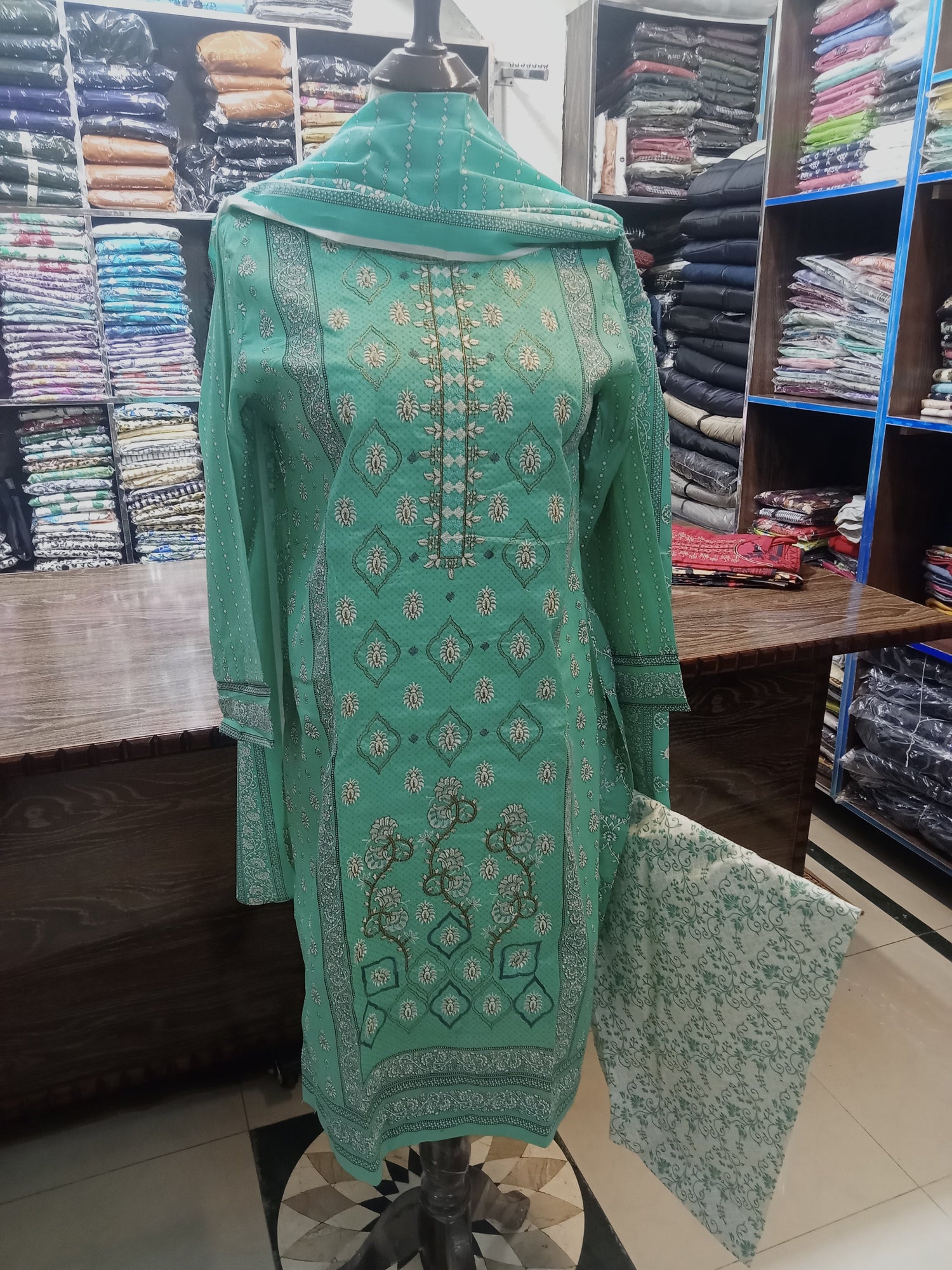 embroidered shalwar kameez 3 pc