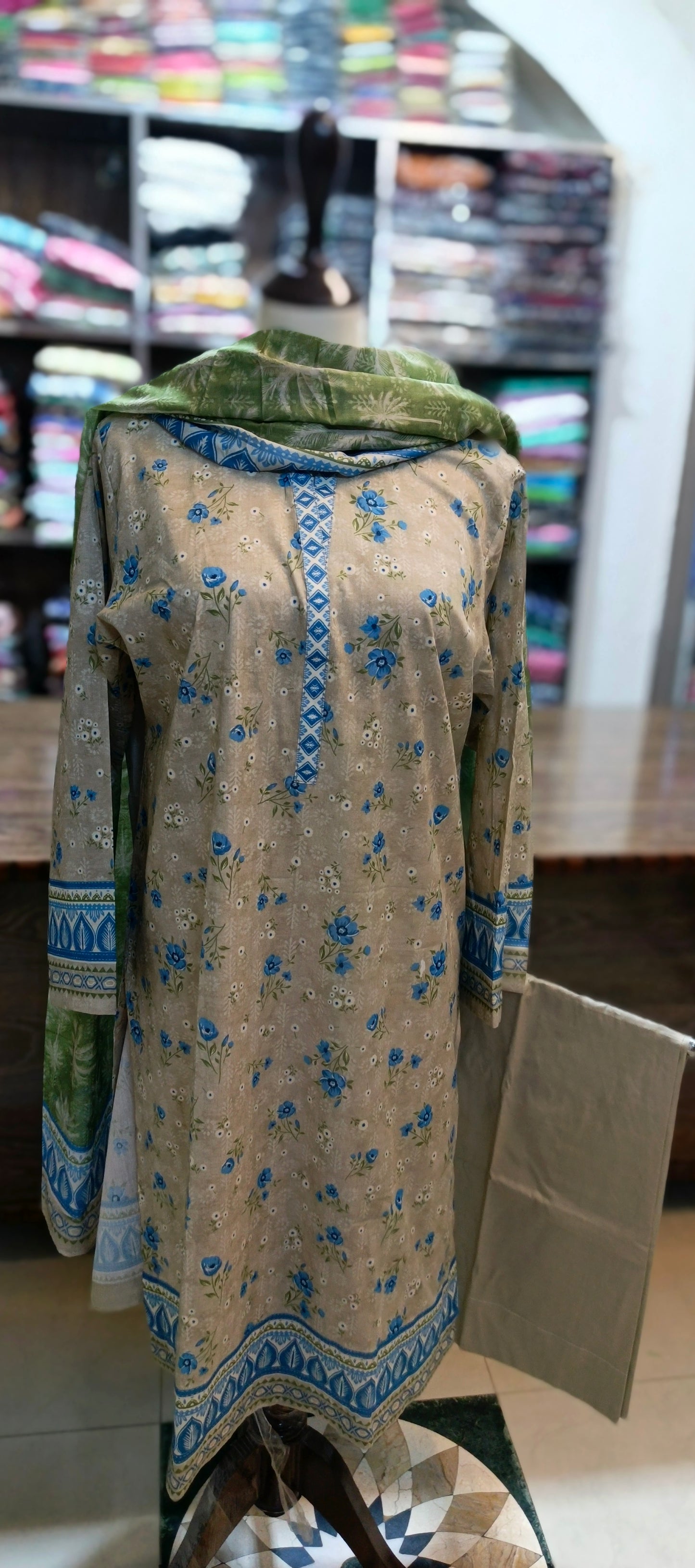 Co ord set 3 pc pure lawn