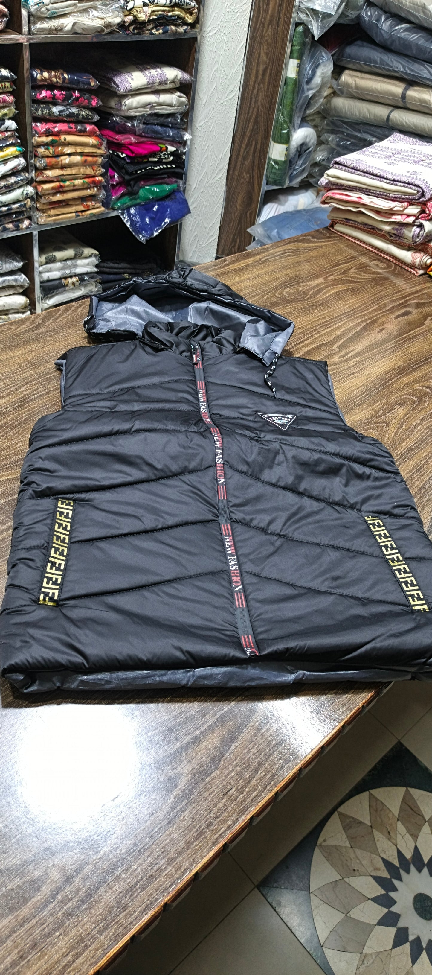 Puffer hooded jacket