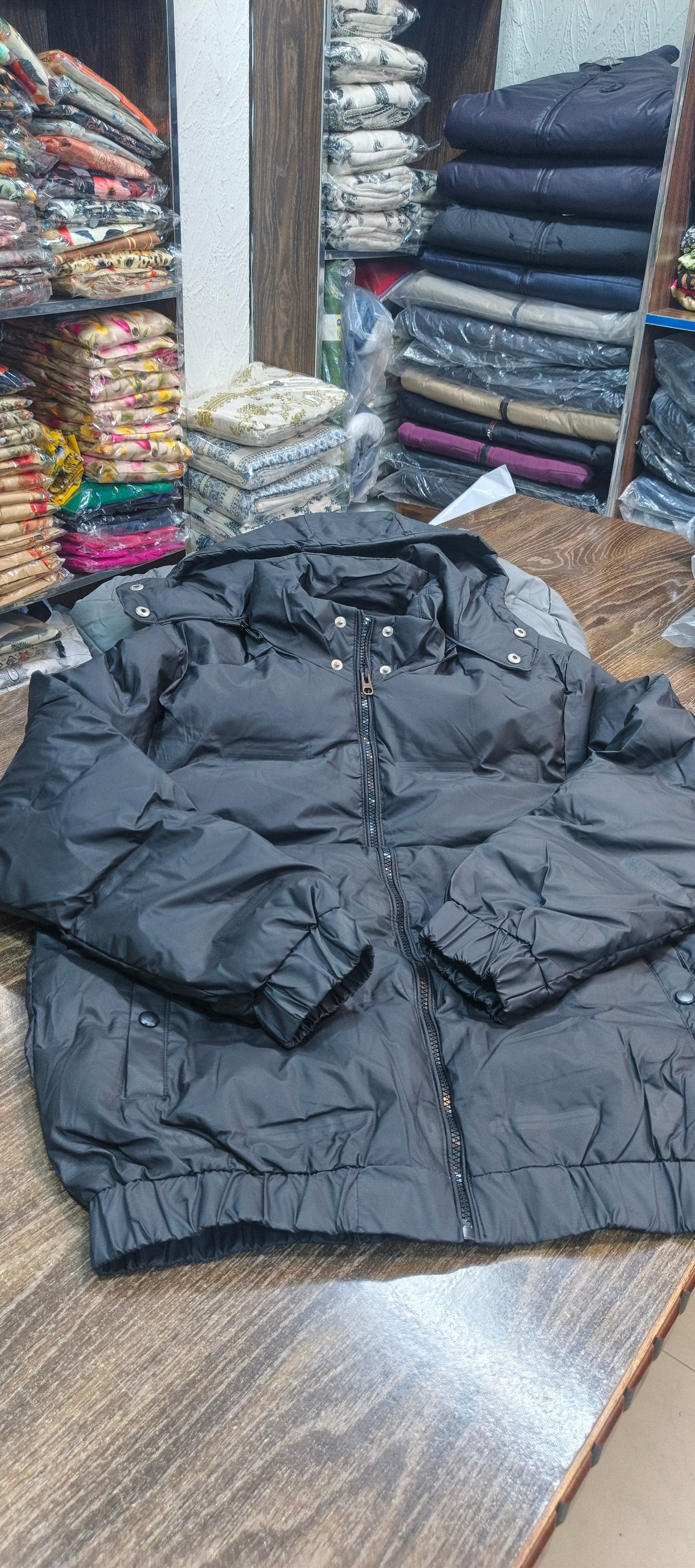 Puffer hooded jacket