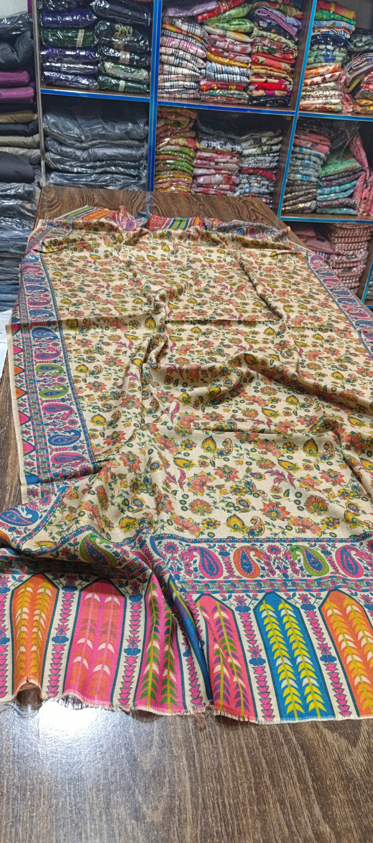 Pashmina woollen qalamkar shawls
