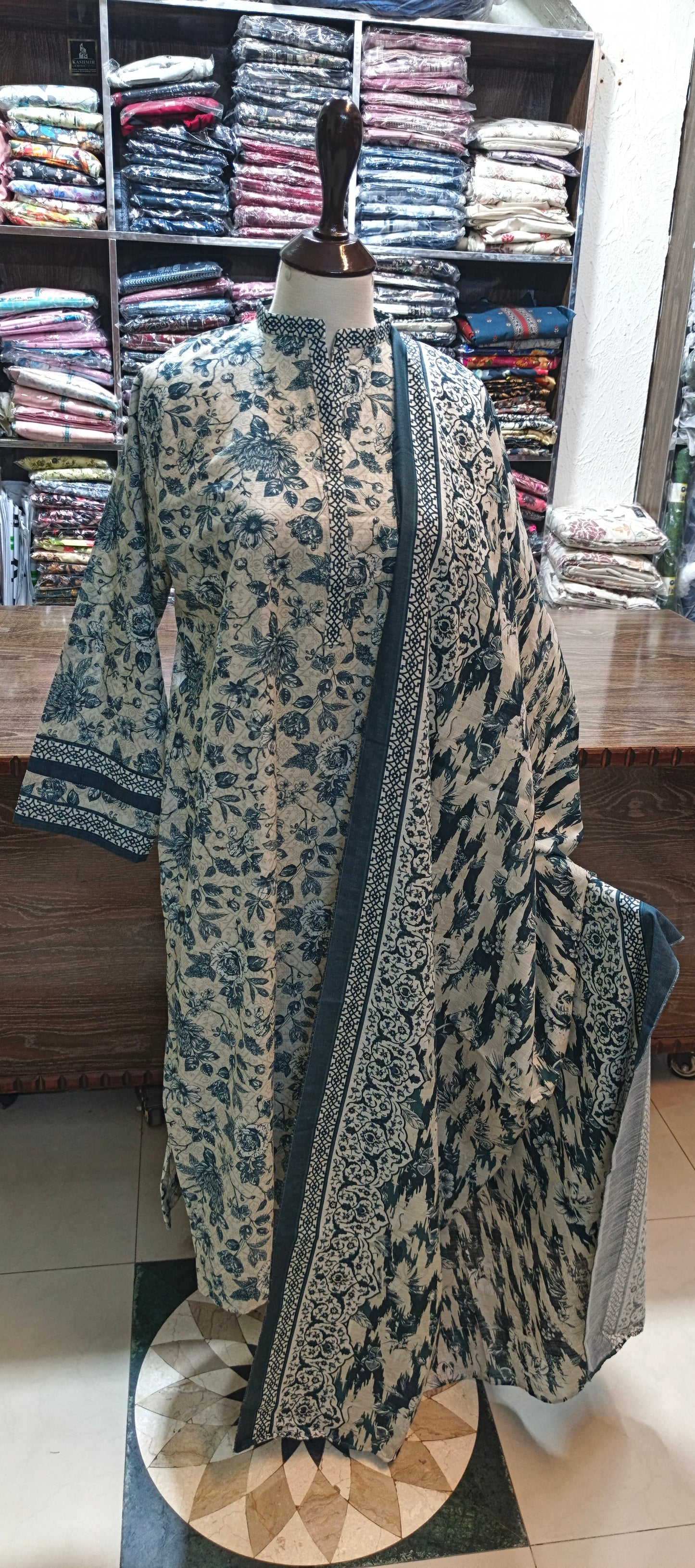 Bin saeed khaddar shirt trouser 3 pc