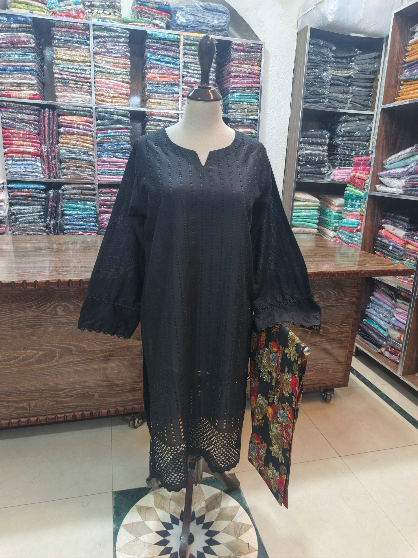 Lawn chikenkari stiched shalwar kameez 2pc blkprnt