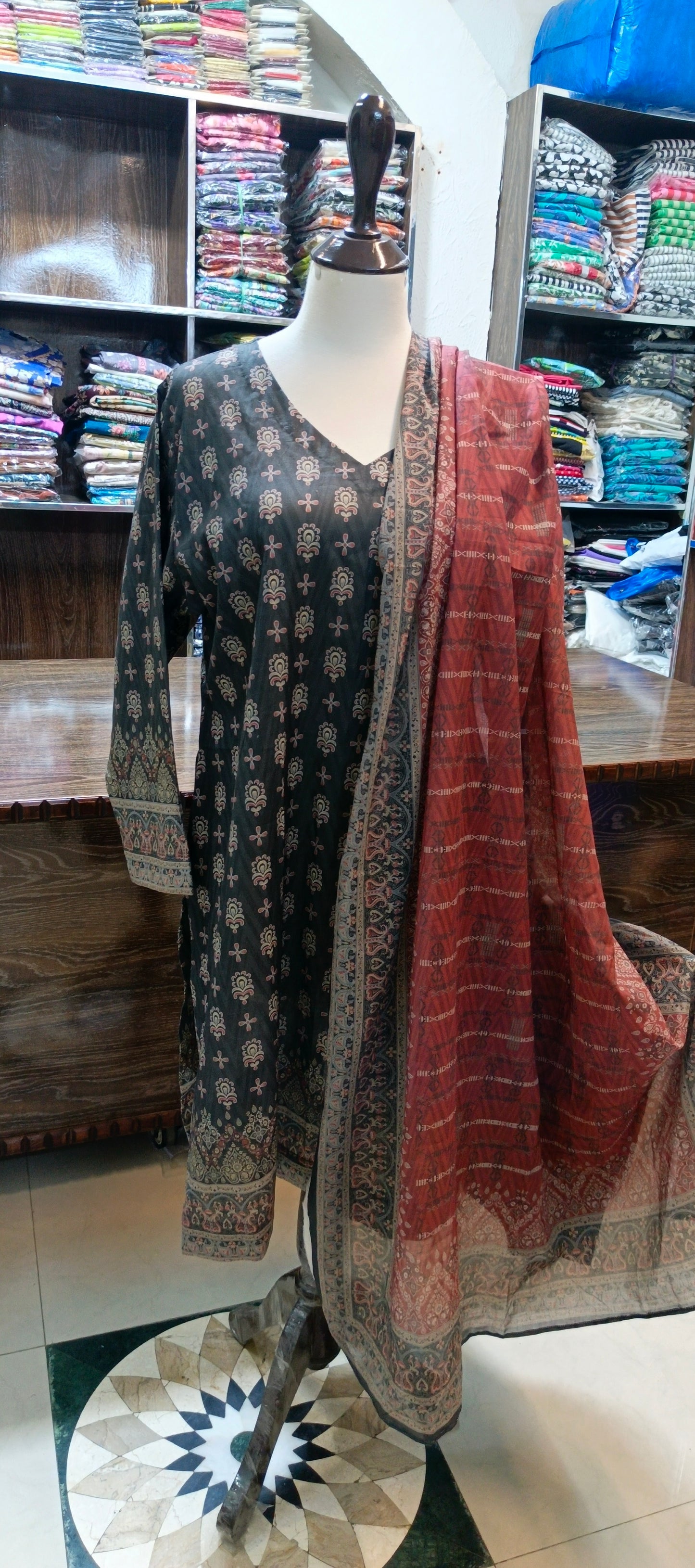 Safina premium lawn farshi shalwar 3 pc