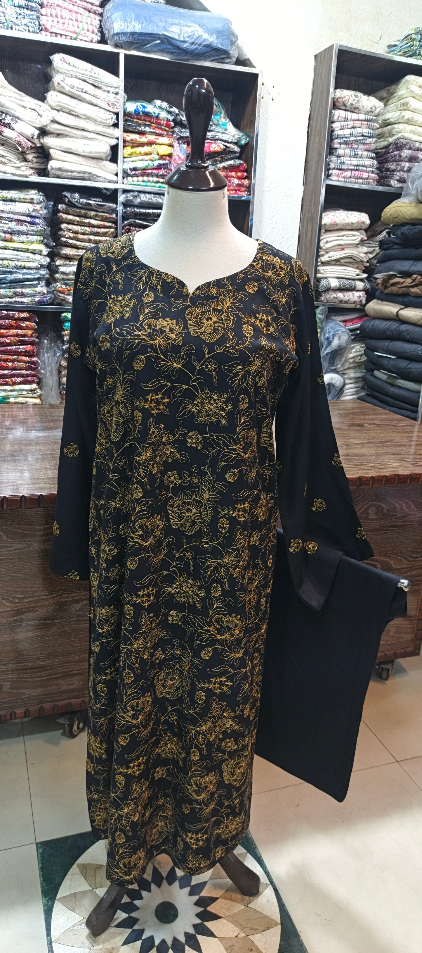 Karandi mid summer embroidered stiched blk1