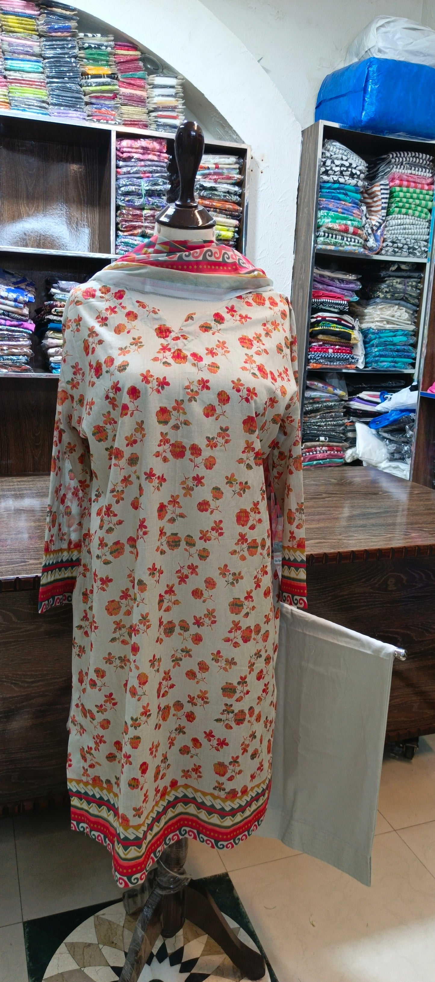 Safina premium lawn farshi shalwar 3 pc