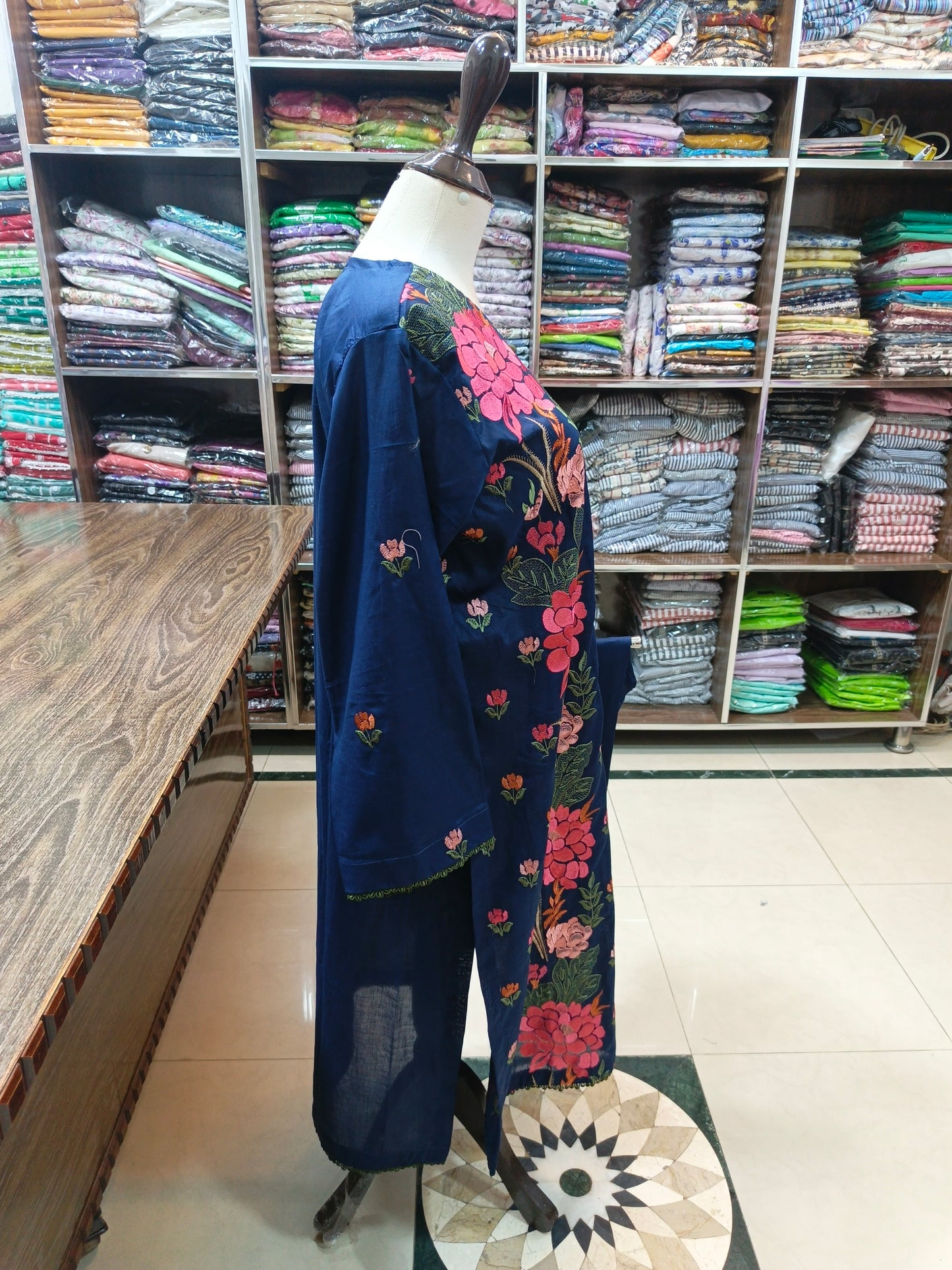 Breeze embroidered lawn stiched long shirt trouser 2pc  glbnvy2