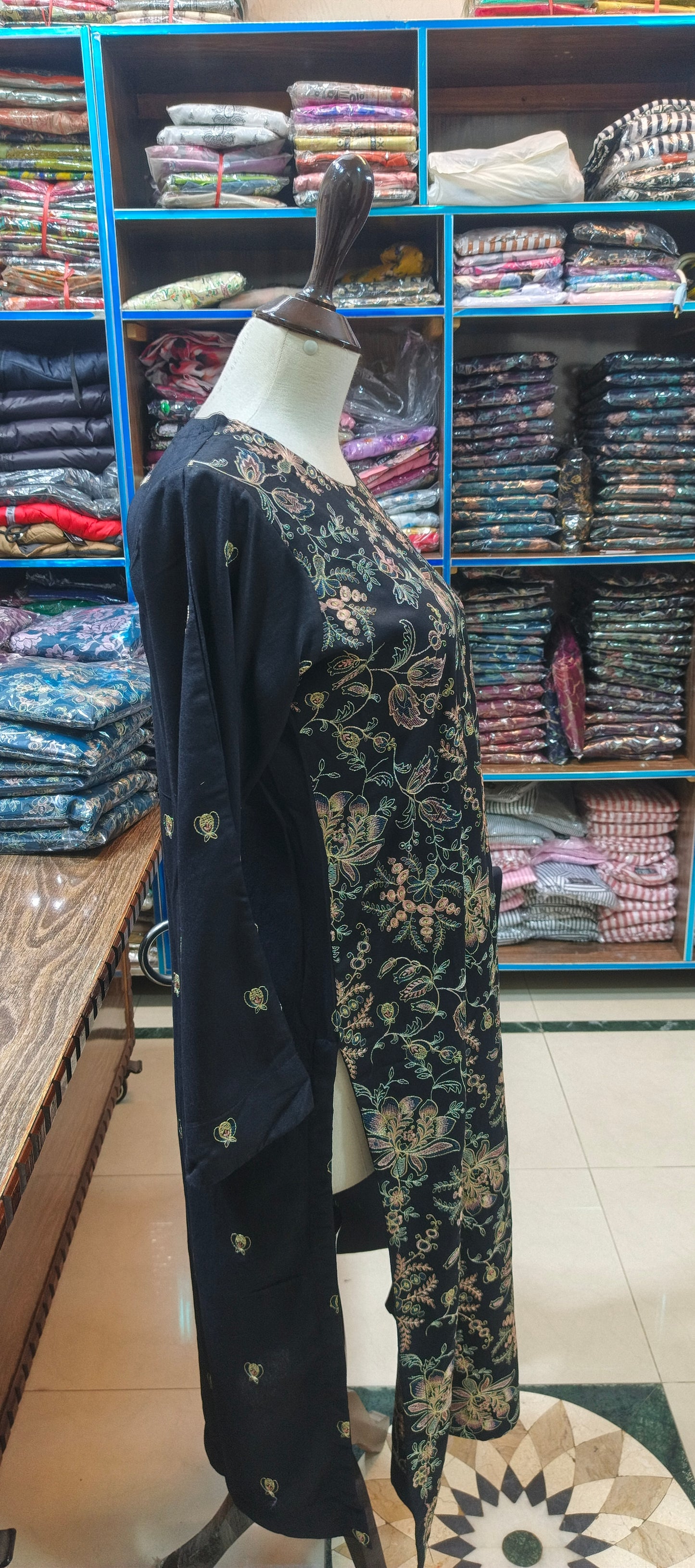 Karandi mid summer embroidered stiched 2 pc blkjal