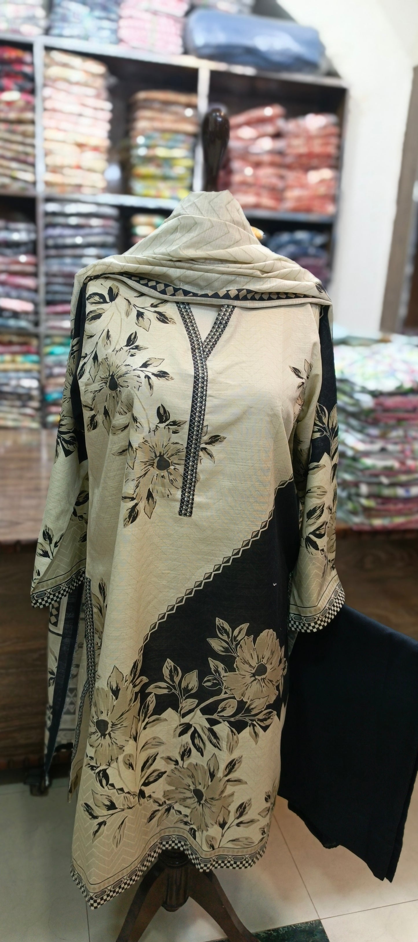 Bin saeed khaddar stiched trouser shirt 3 pc