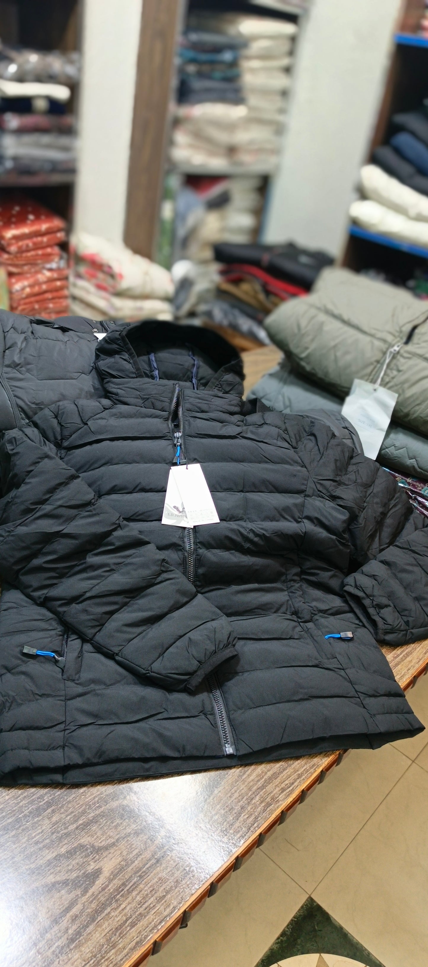 Puffer hooded jacket