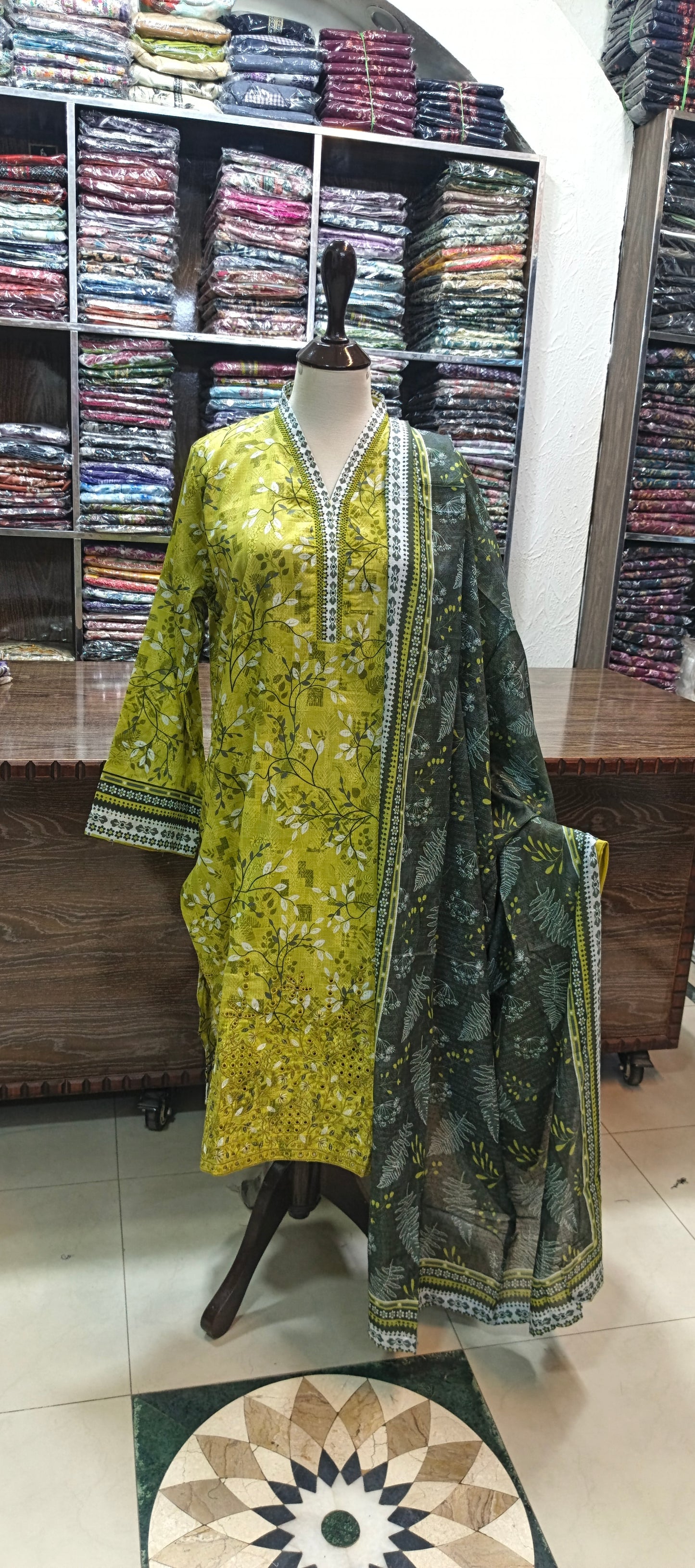 Hz premium lawn stiched shalwar kameez 3 pc mhdi