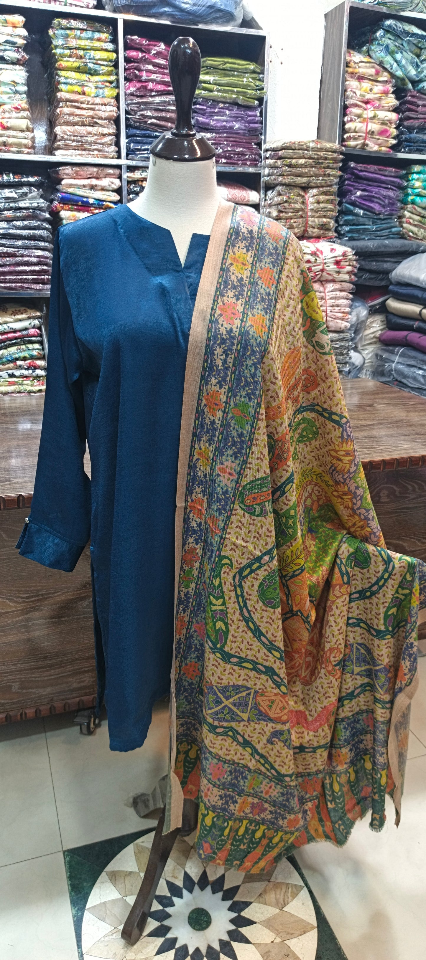 Pashmina woollen qalamkar shawls