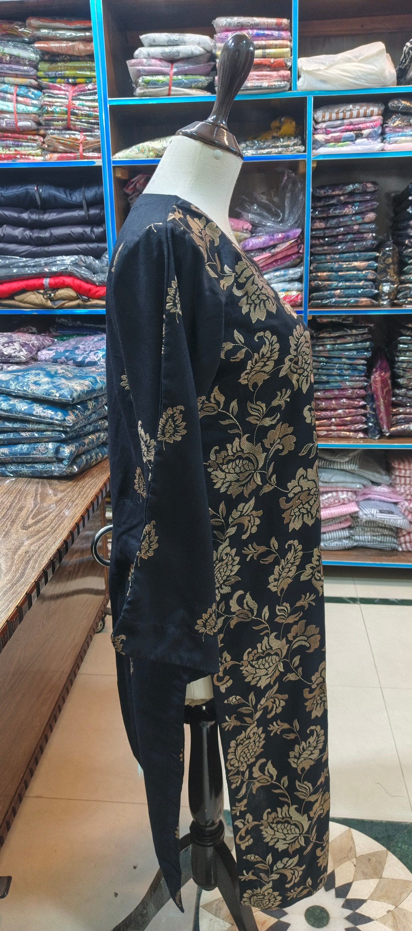 Karandi embroidered 2 pc blkskn