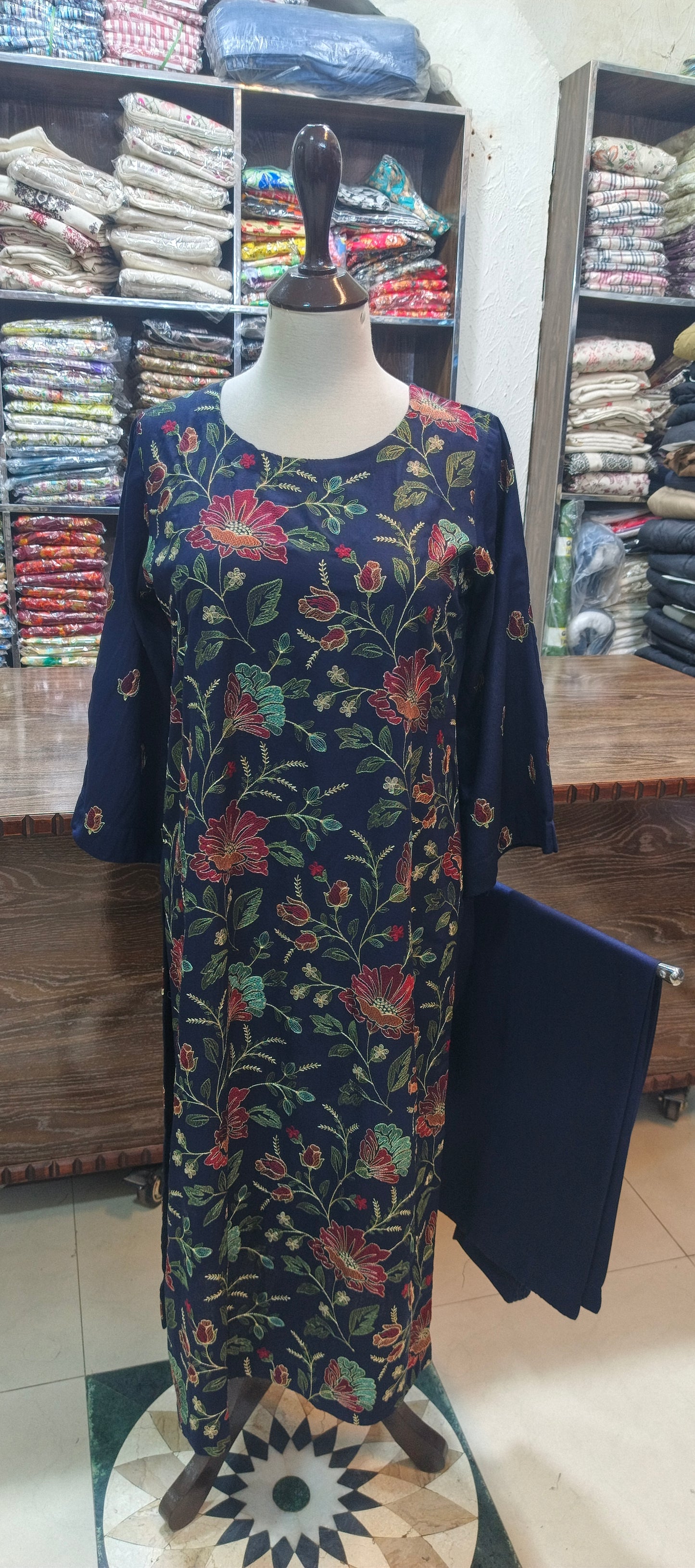 Karandi mid summer embroidered stiched 2 pc nvyR