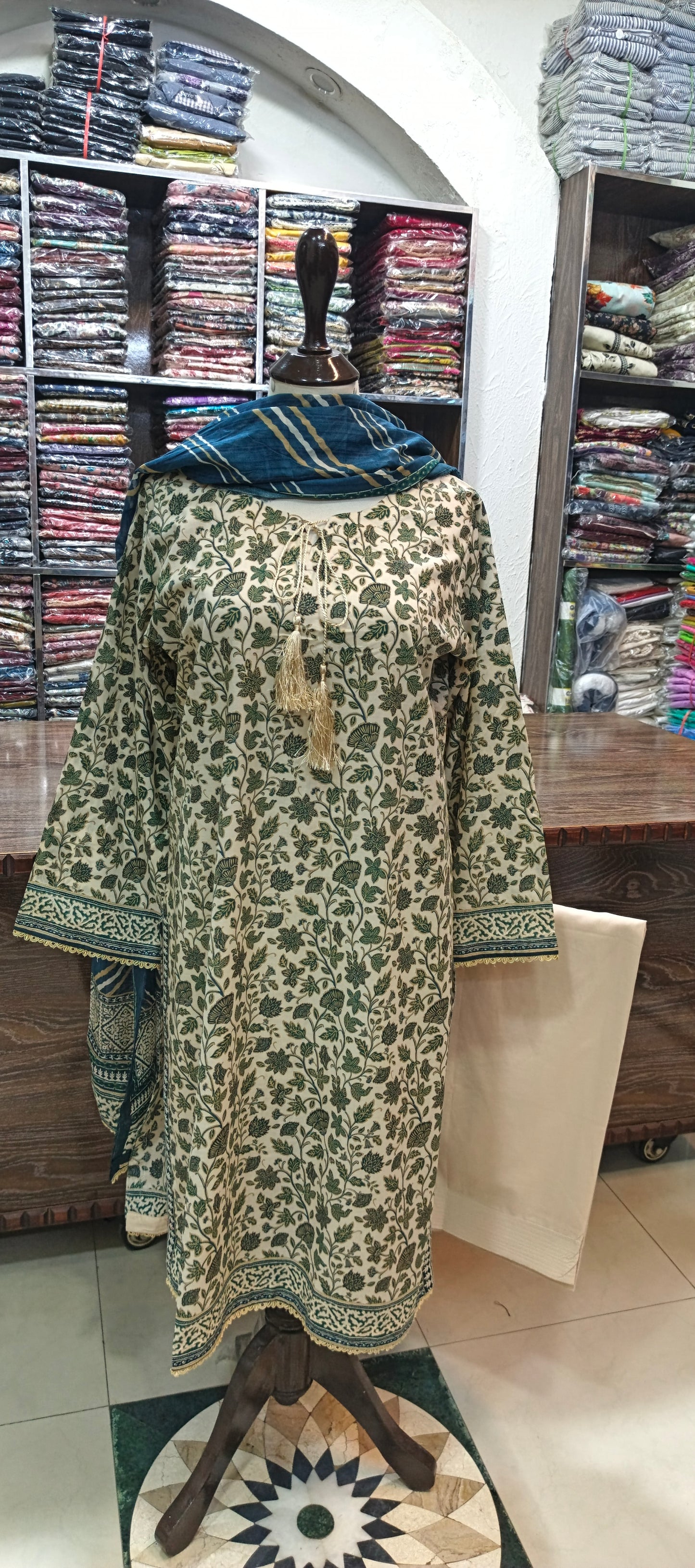 Bin saeed lawn stiched shalwar kameez 3 pc