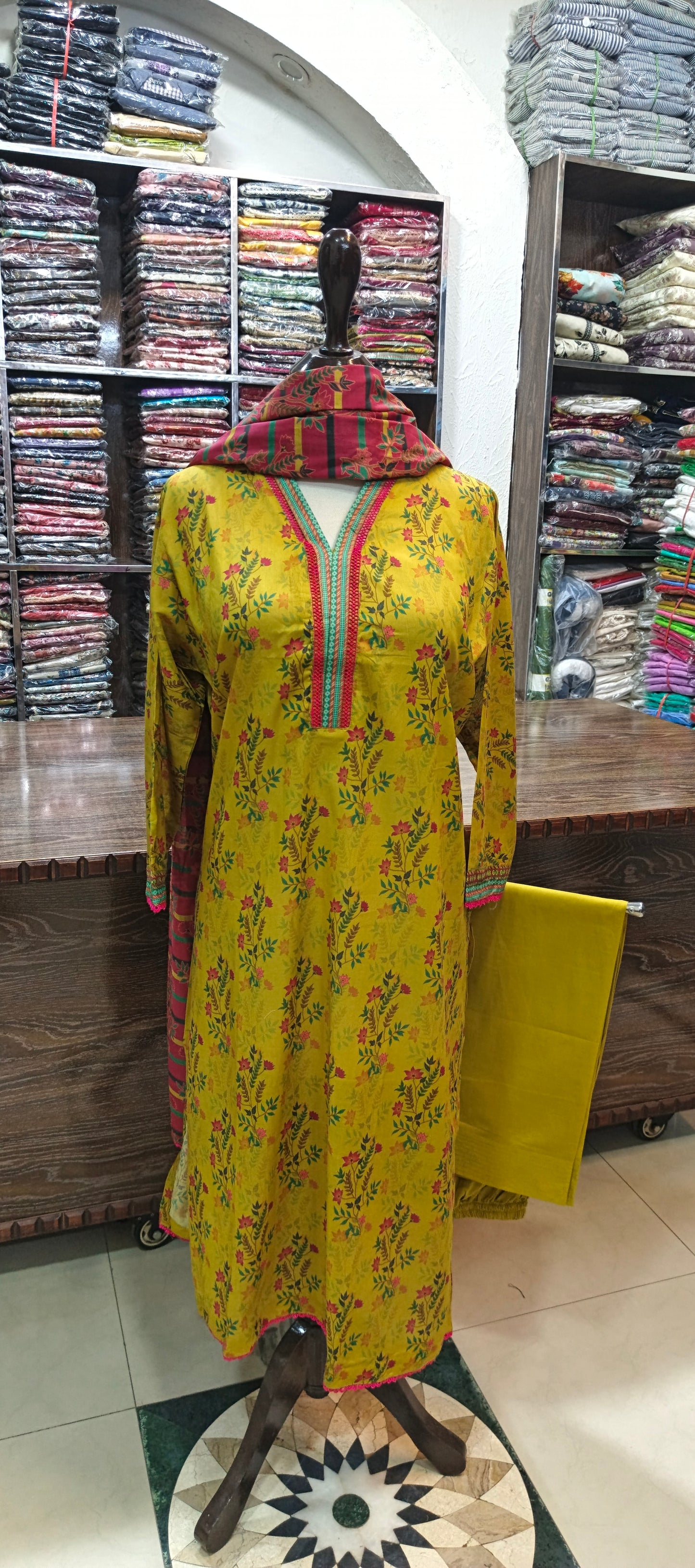 Safina premium lawn stiched shalwar kameez dhni 2