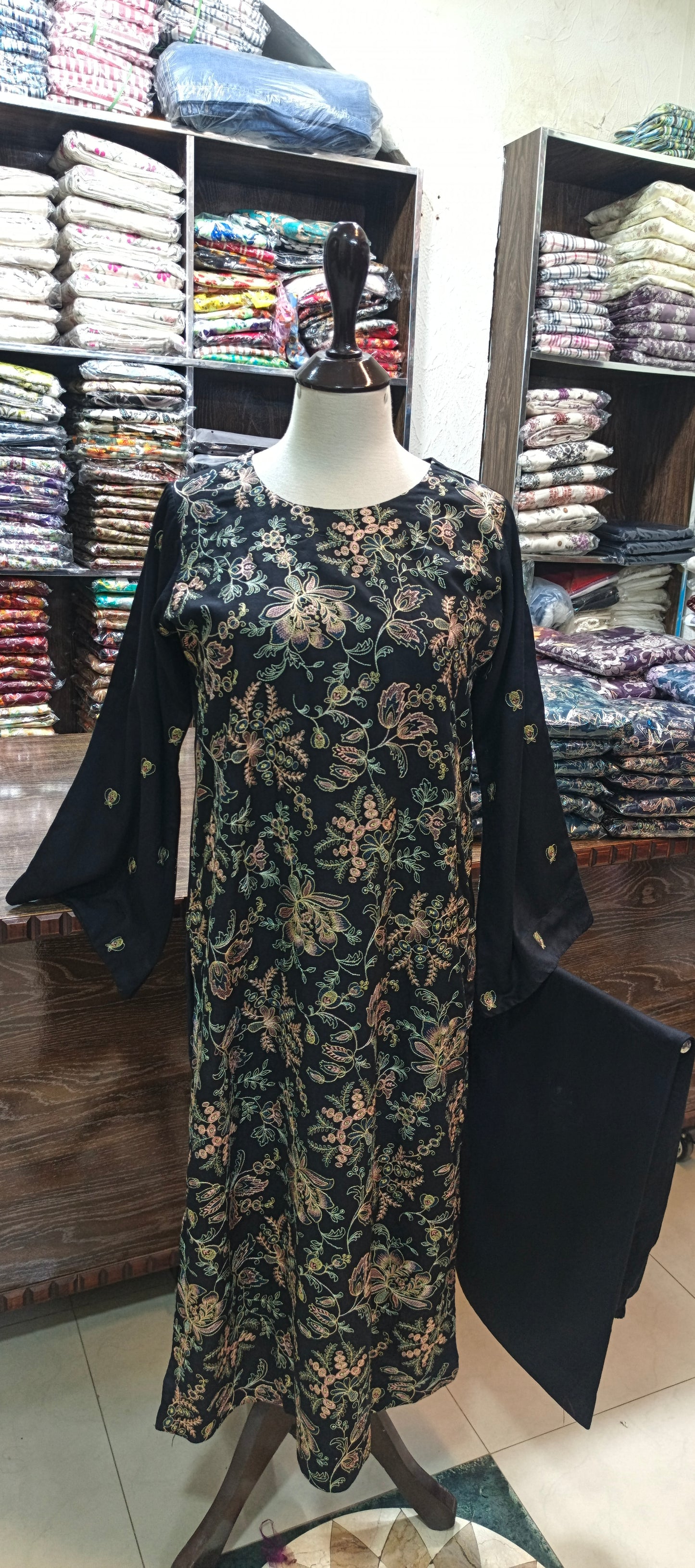 Karandi mid summer embroidered stiched 2 pc blkjal