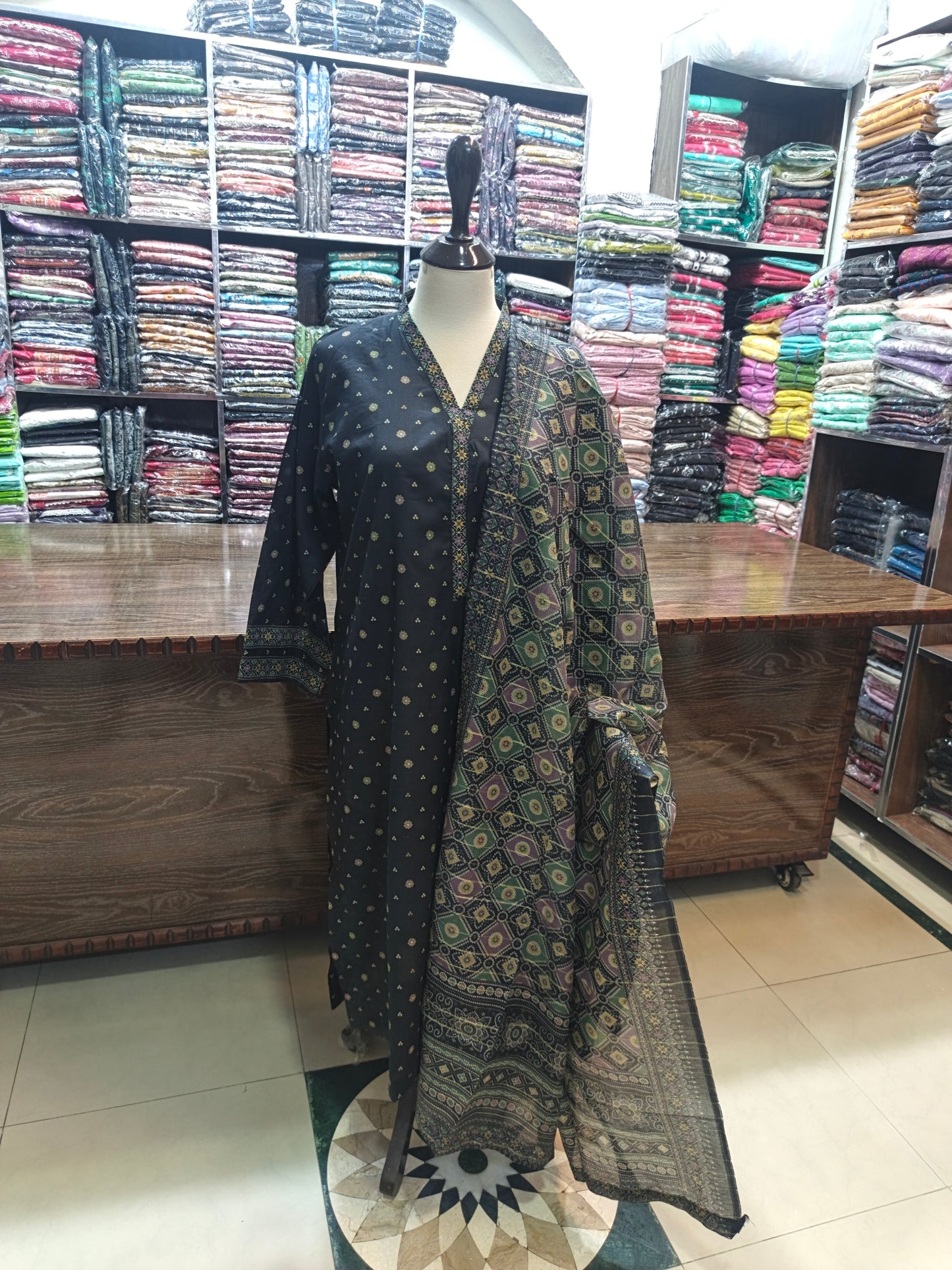 Binsaeed premium lawn stiched shalwar kameez 3pc blkdot