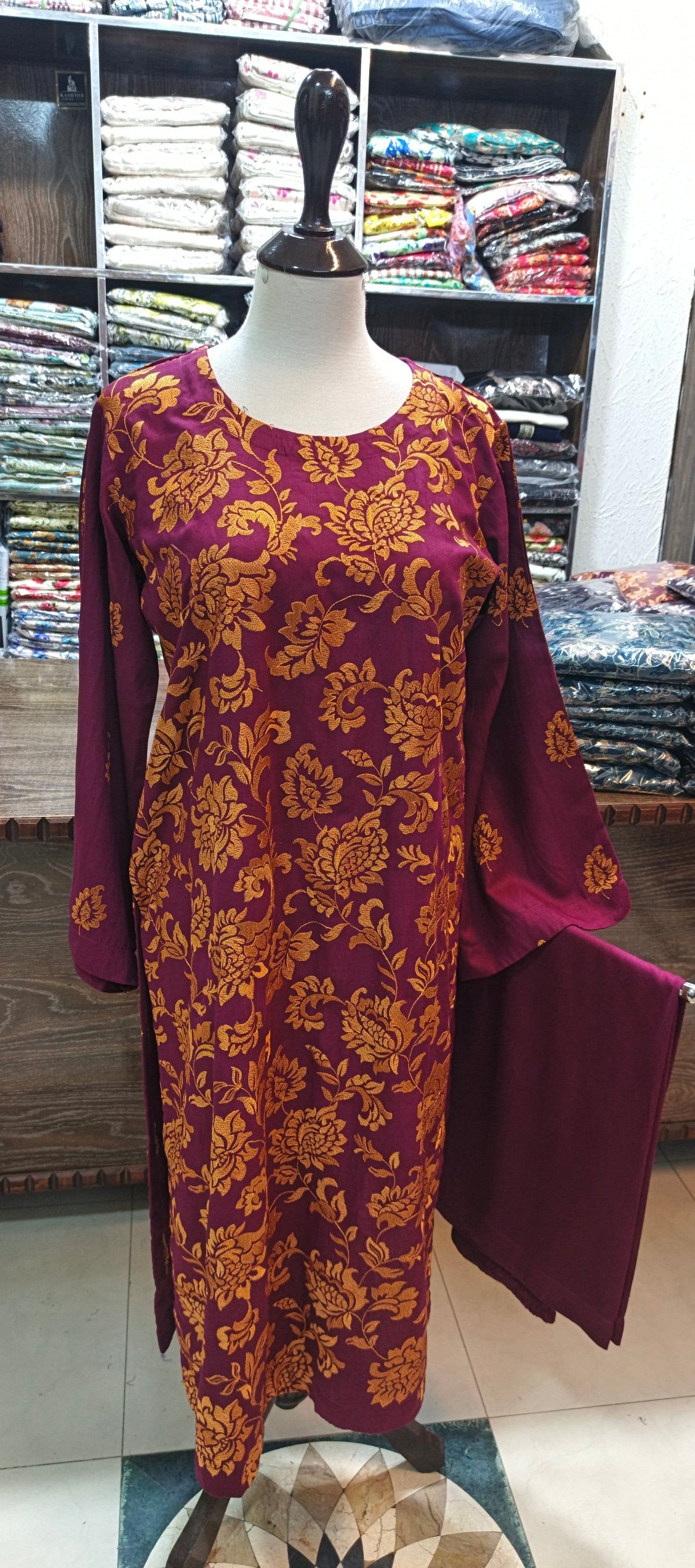 Karandi mid summer embroidered 2 pc mrnorng