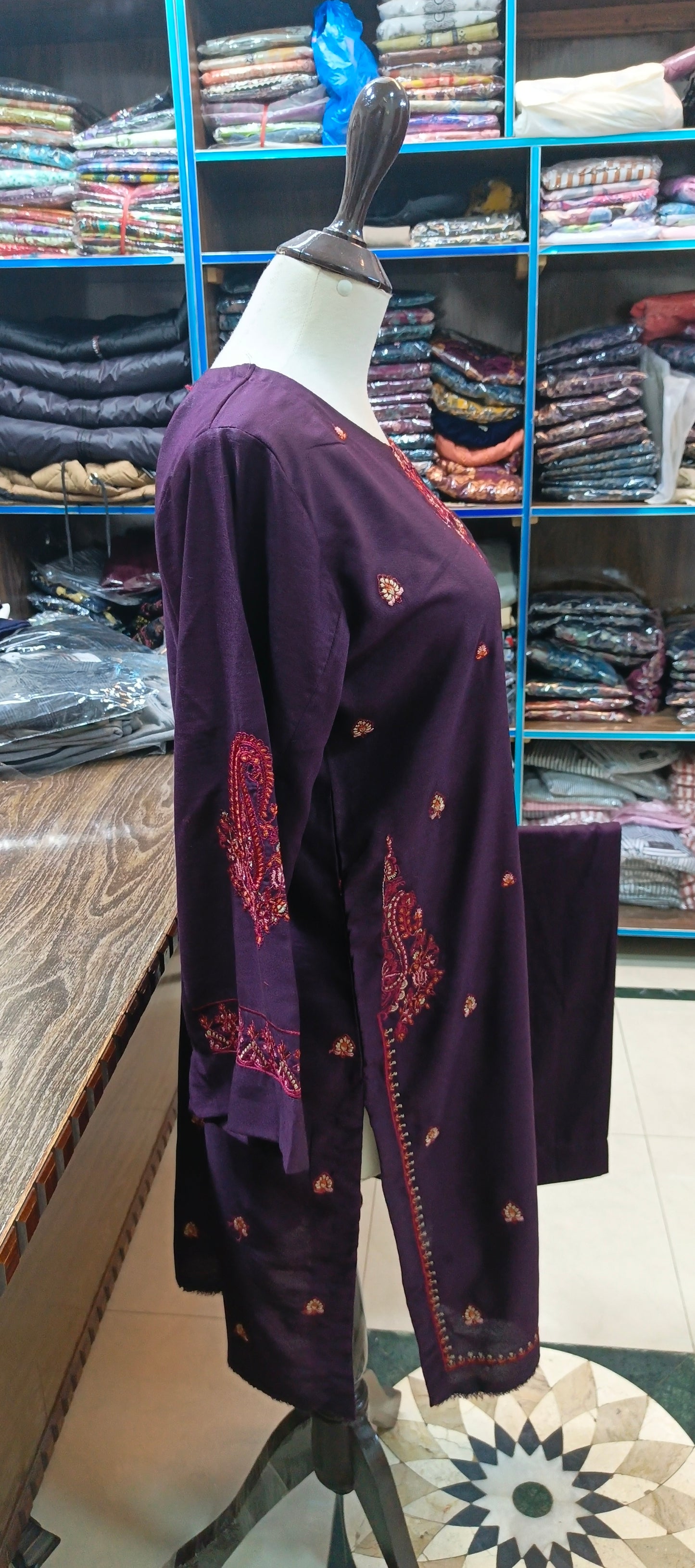 Mid summer karandi embroidered D1