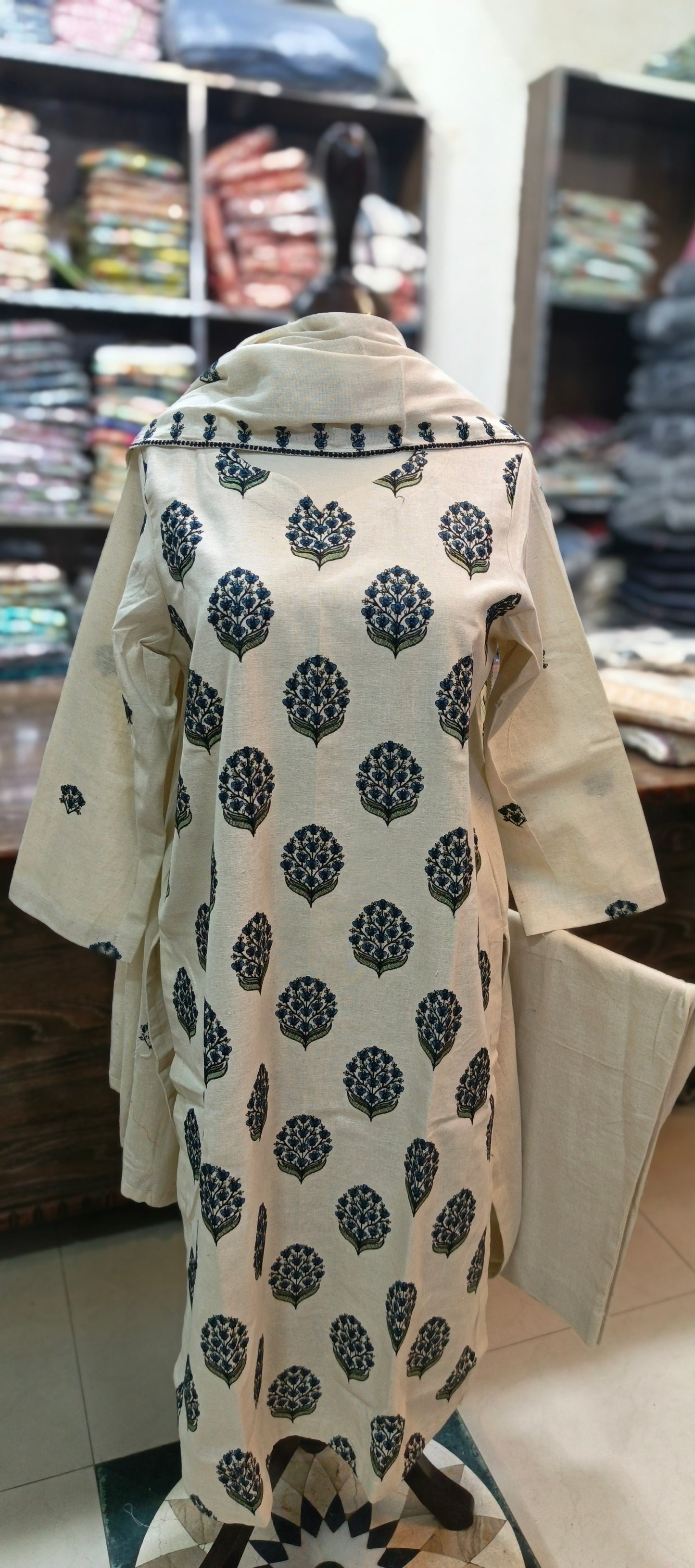 Karandi khaddar embroidered stiched 3 pc