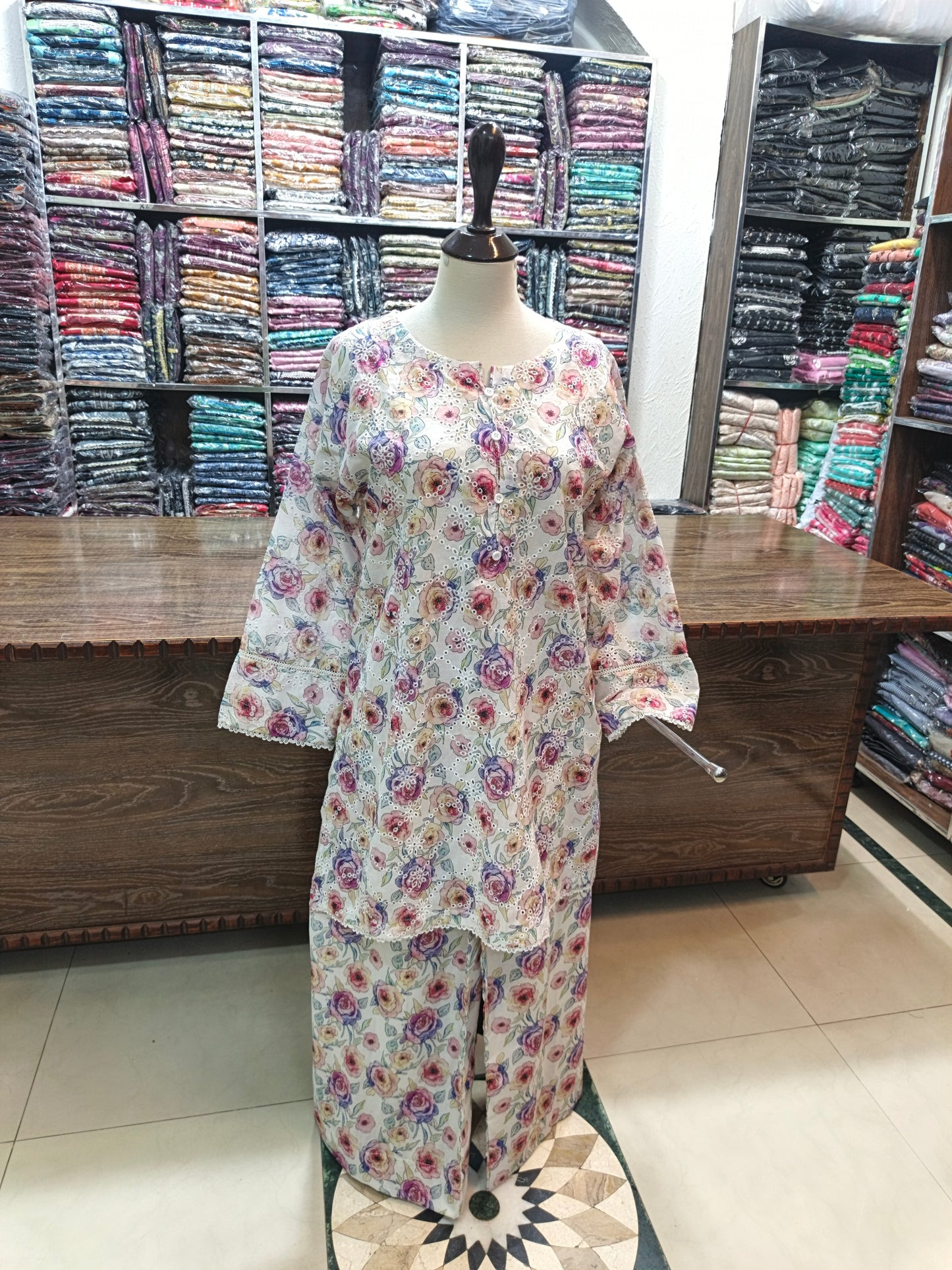 Lawn embroidered stiched short co ord set 2 pc chikn