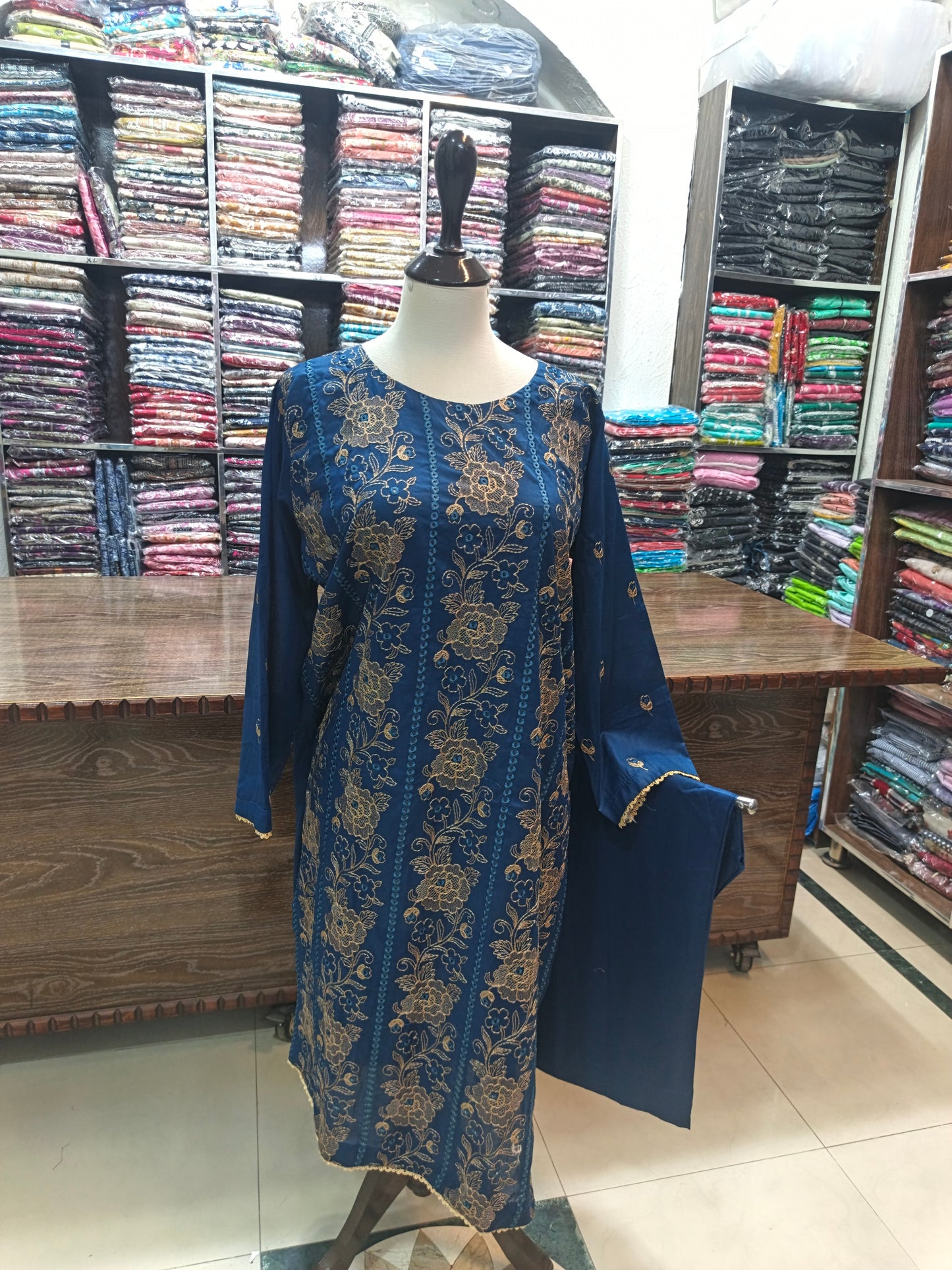 Breeze embroidered lawn stiched long shirt trouser 2pcnvyck