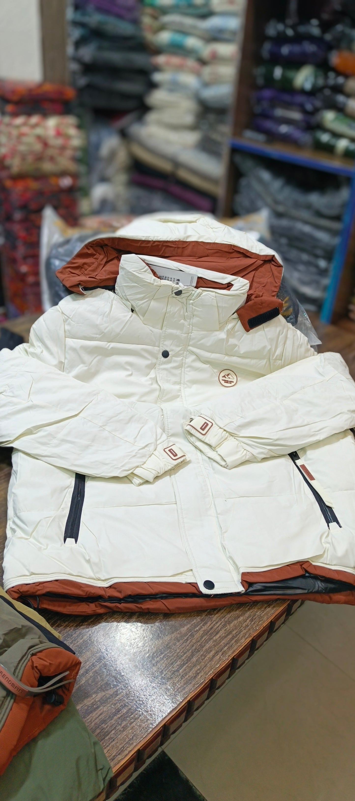 Puffer hooded jacket