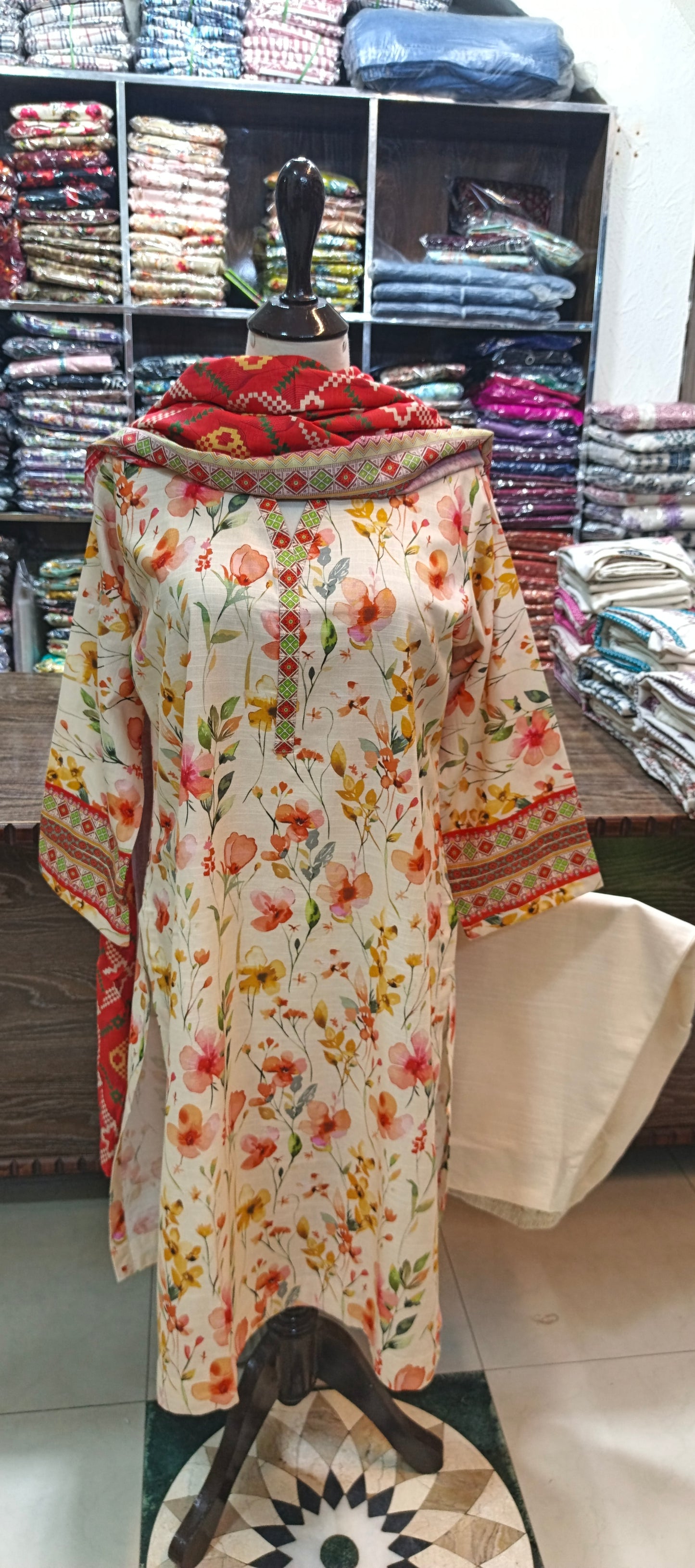 Safina khaddar shalwar kameez 3 pc