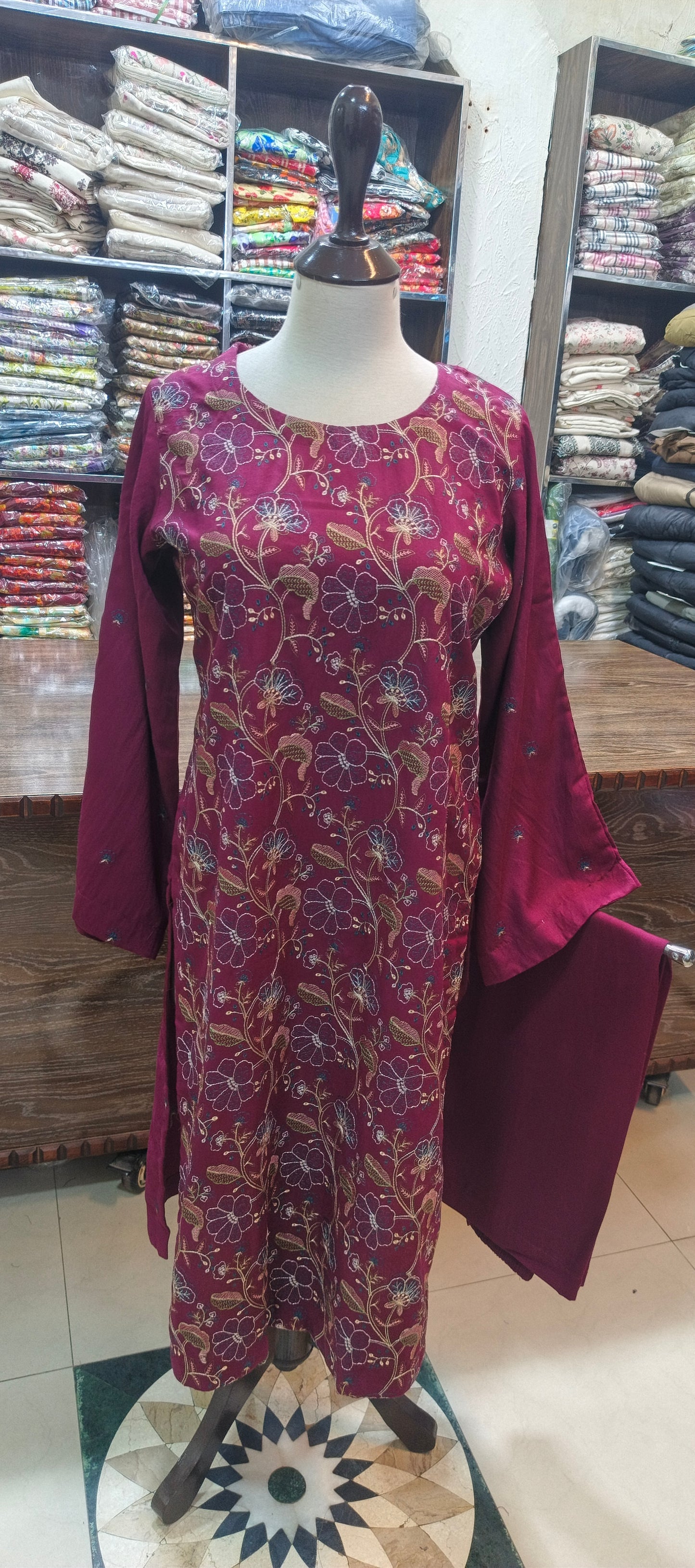 Karandi mid summer embroidered stiched 2pc mrnW