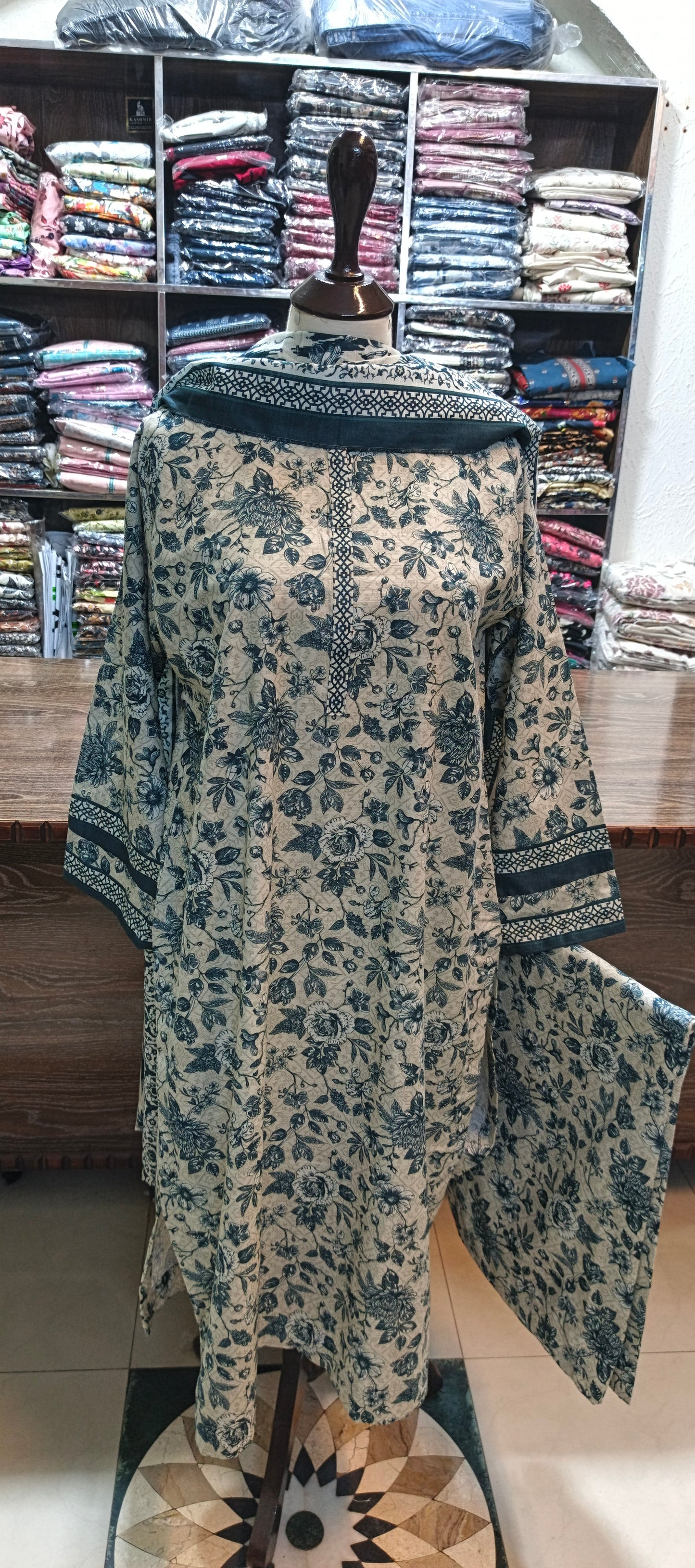 Bin saeed khaddar shirt trouser 3 pc