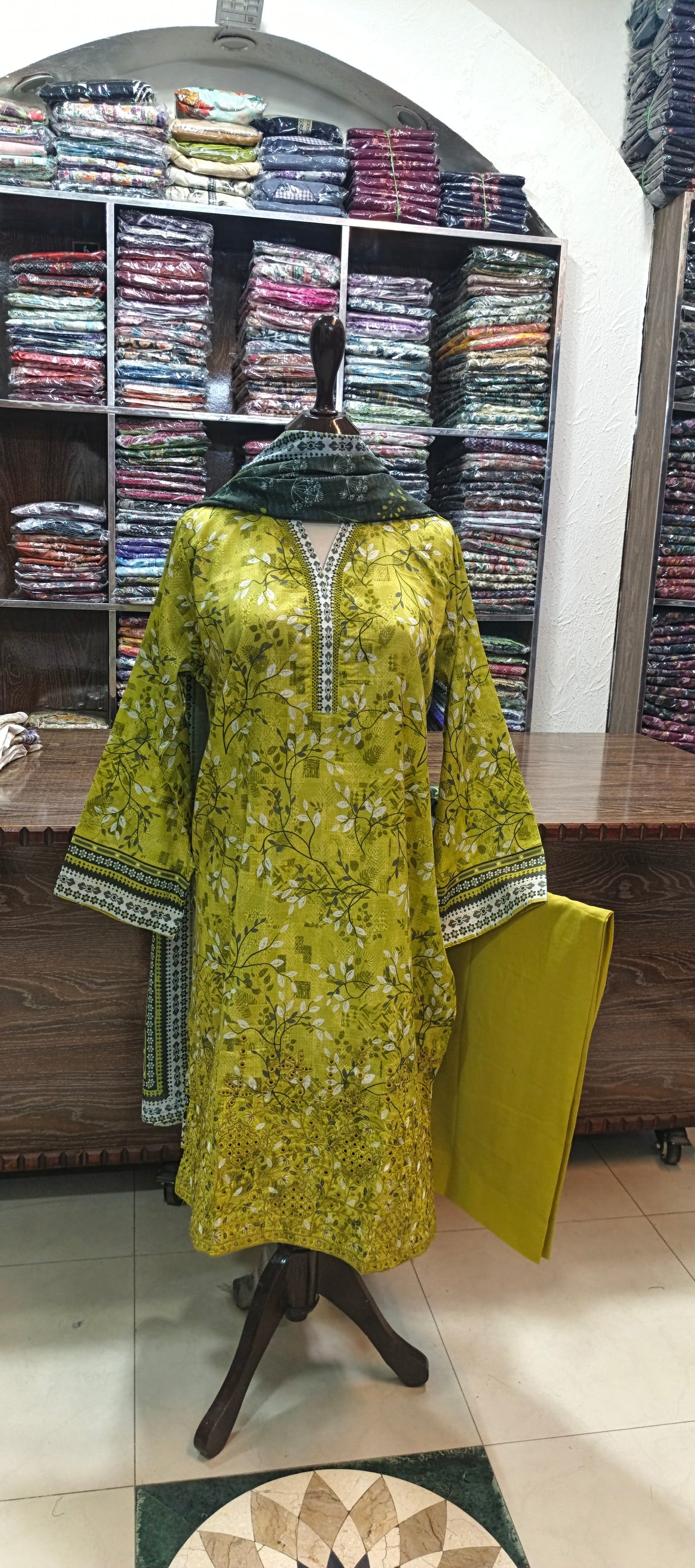 Hz premium lawn stiched shalwar kameez 3 pc mhdi